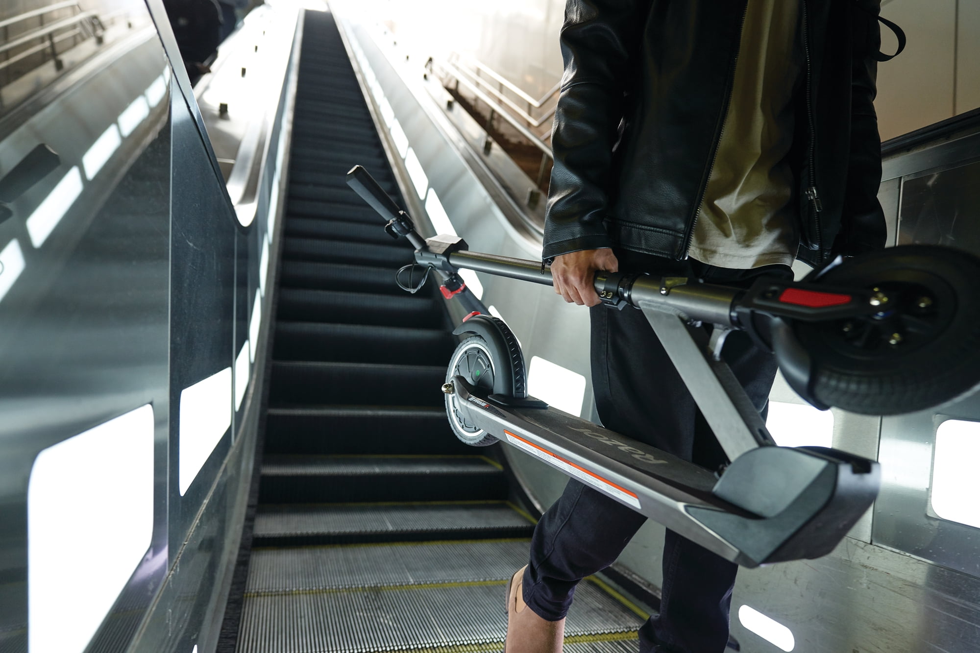 Razor E Prime III Electric Scooter for Adults, up to 18 mph & 15-mile Range, Foldable & Lightweight - Image 15