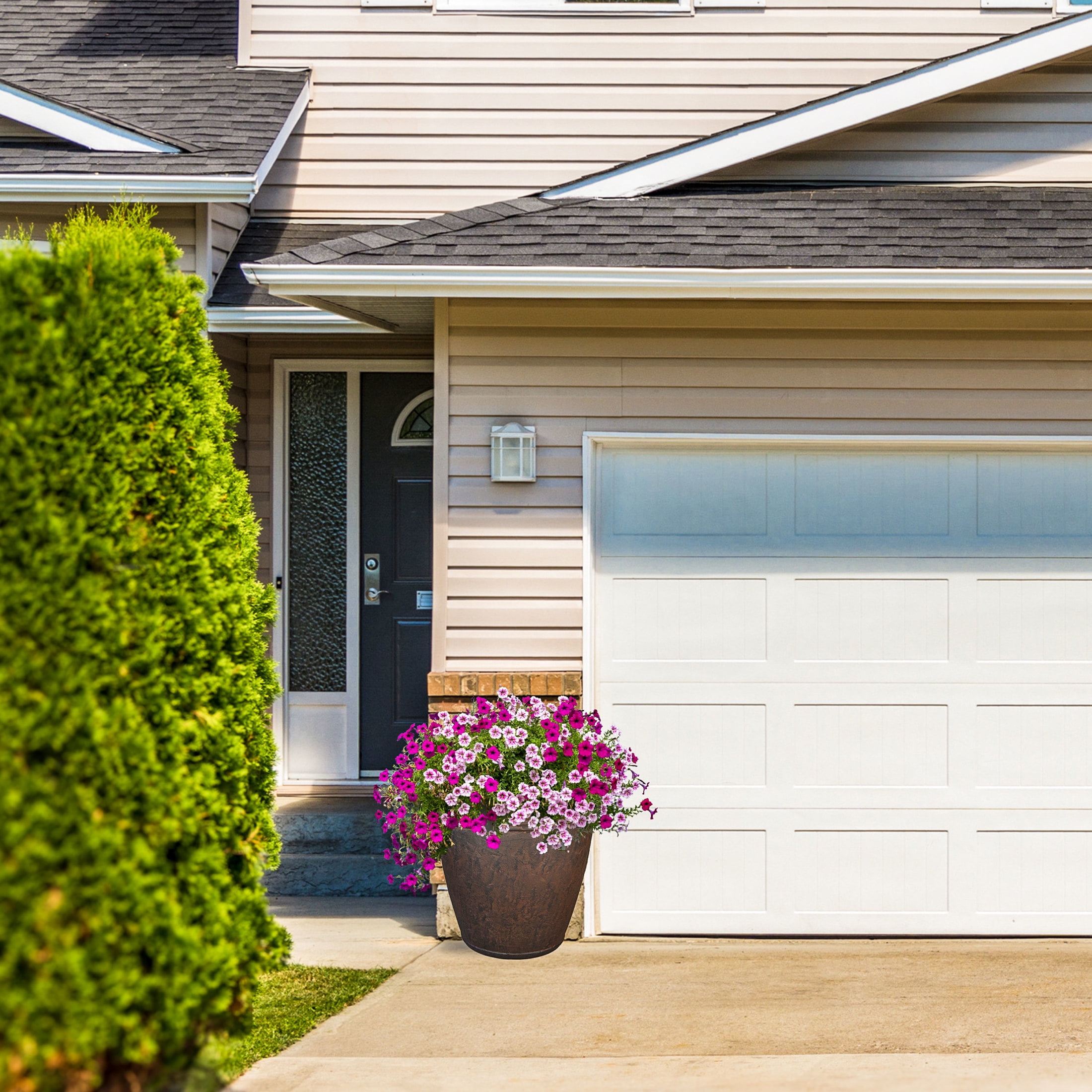 Sunnydaze Anjelica 24" x 24" x 20" Round Rust Polyresin Outdoor Planter Pot - Image 8