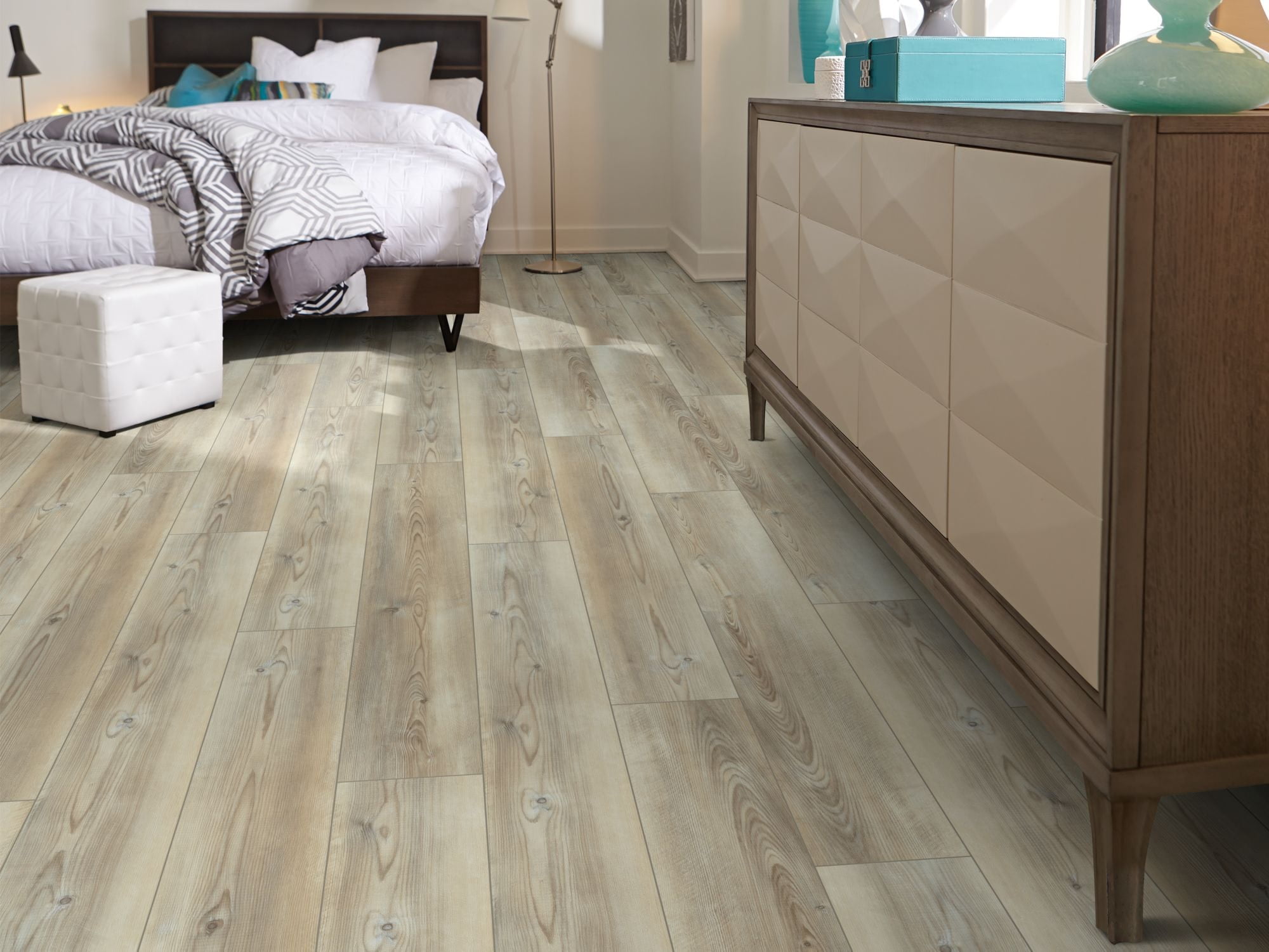 Wildwoods 7 in. x 48 in. Smoky Oak, Luxury Vinyl Plank Flooring (18.91 sq. ft. / carton) - Image 2