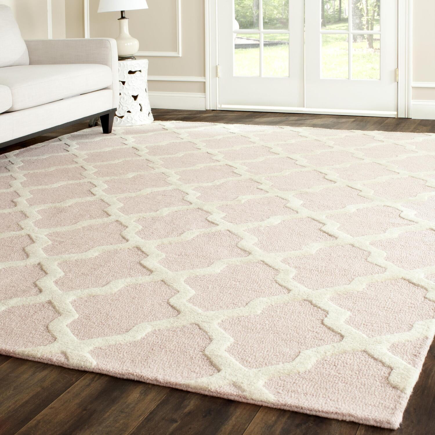 SAFAVIEH Cambridge Liam Geometric Wool Area Rug, Light Pink/Ivory, 5' x 8' - Image 3