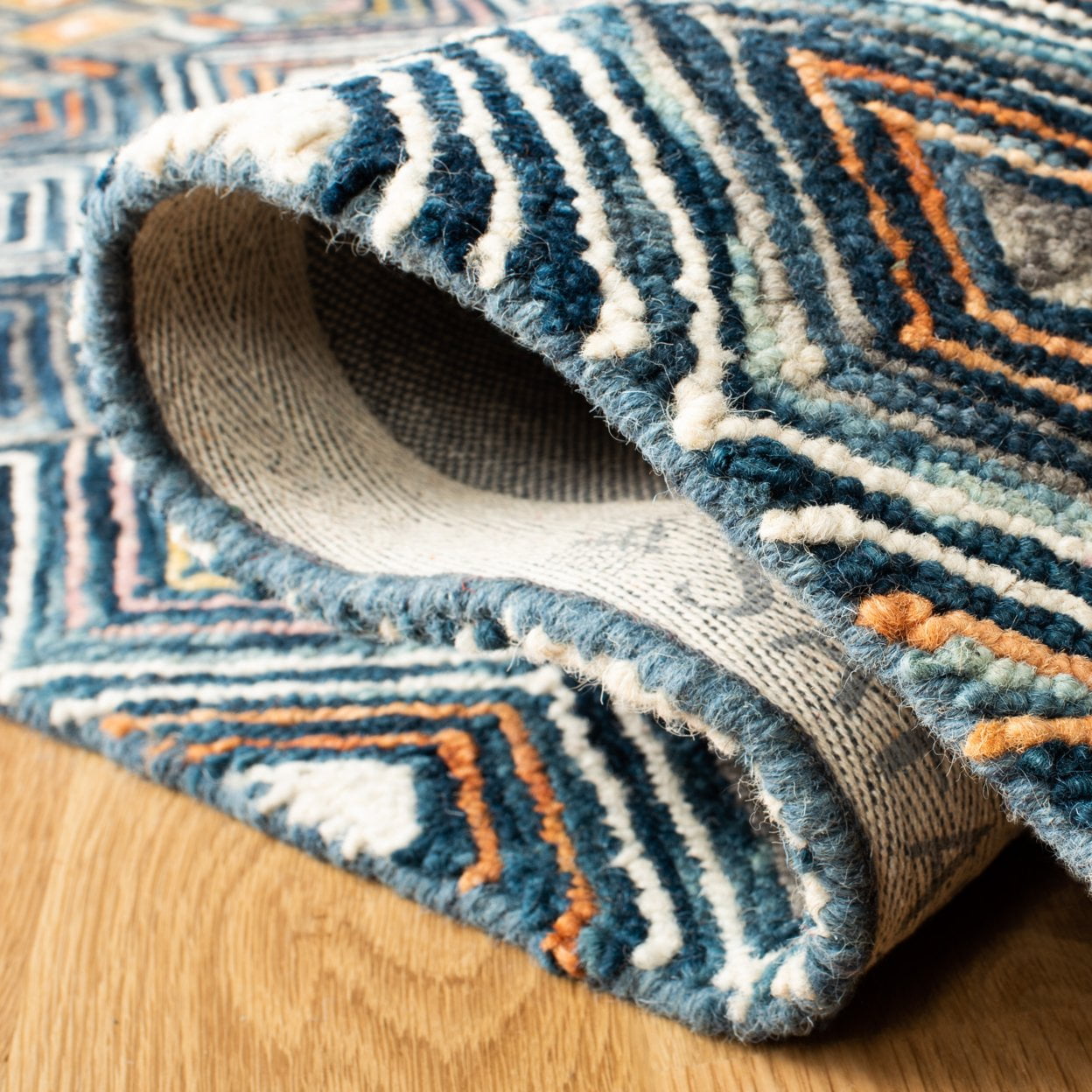 SAFAVIEH Aspen Stars Geometric Wool Runner Rug, Blue/Gold, 2'3" x 7' - Image 8