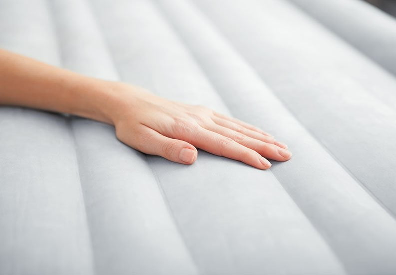 Intex 22" Queen Comfort Plush High Rise Durabeam Airbed Mattress with Built-In Pump - Image 2