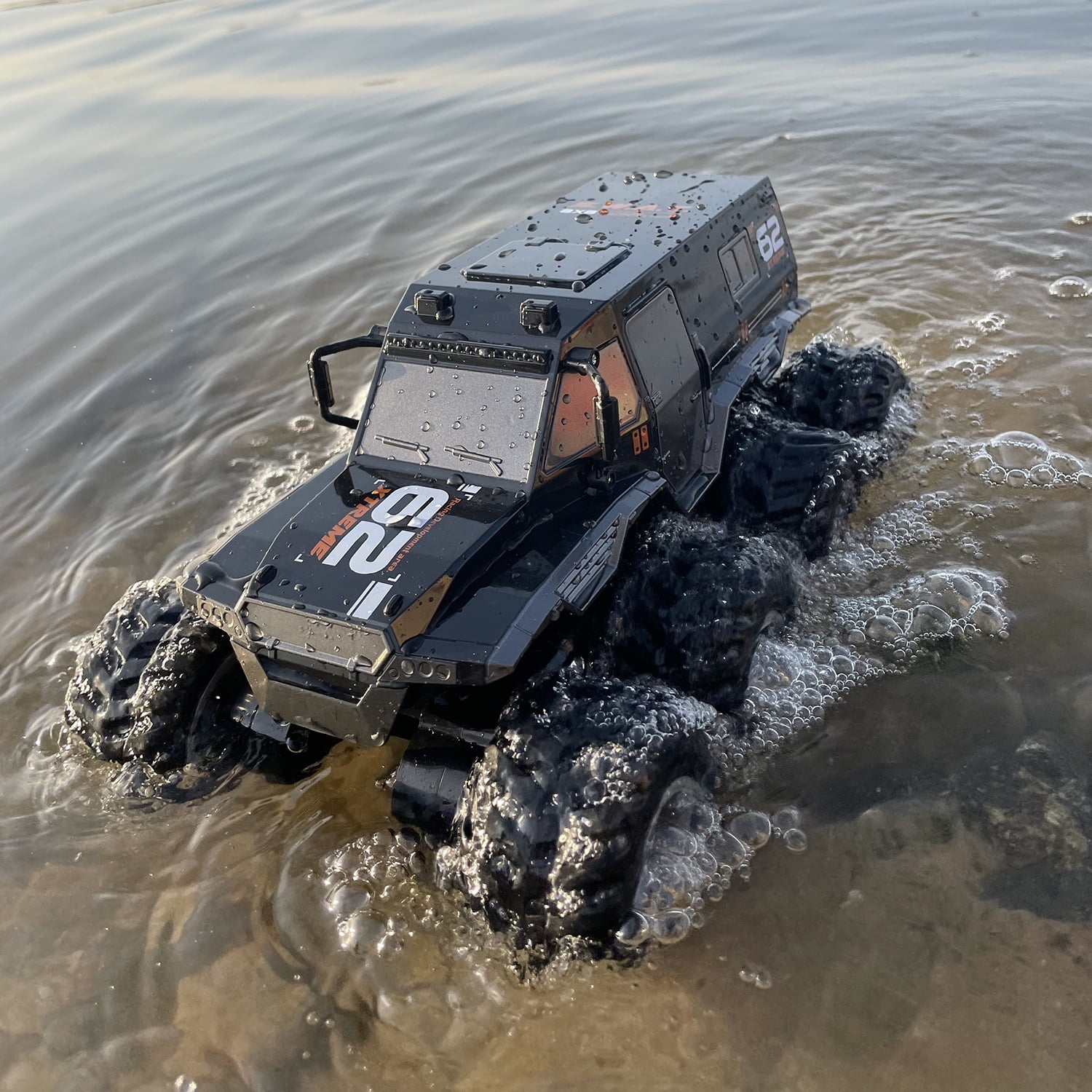 JJRC Q137 4WD Water Land RC Armored Vehicle Car 2.4Ghz Amphibious Remote Control Truck Cars, Black - Image 11