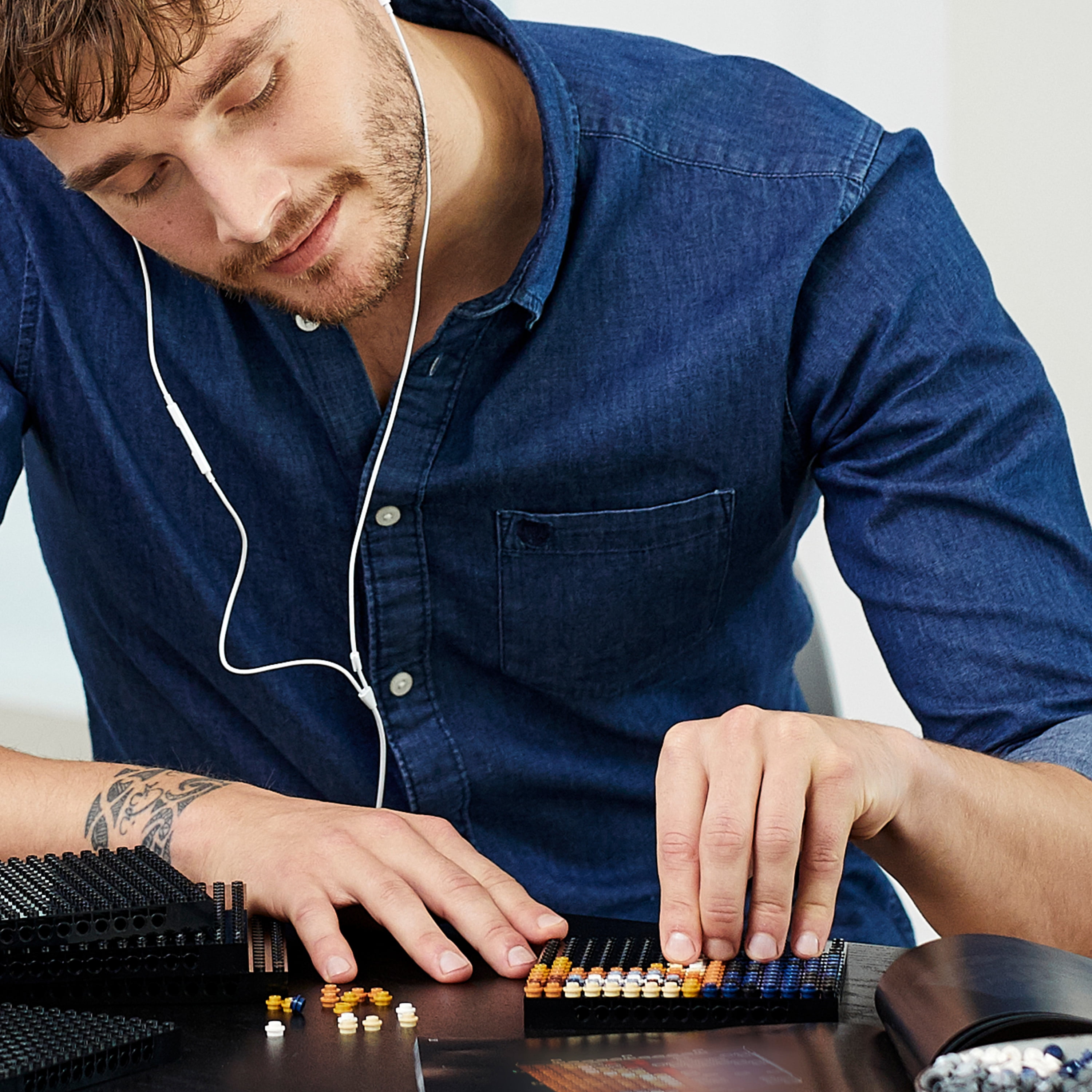 LEGO Art Marvel Studios Iron Man 31199 Building Kit for Adults; A Creative Wall Art Set Featuring Iron Man That Makes an Awesome Gift (3,167 Pieces) - Image 5