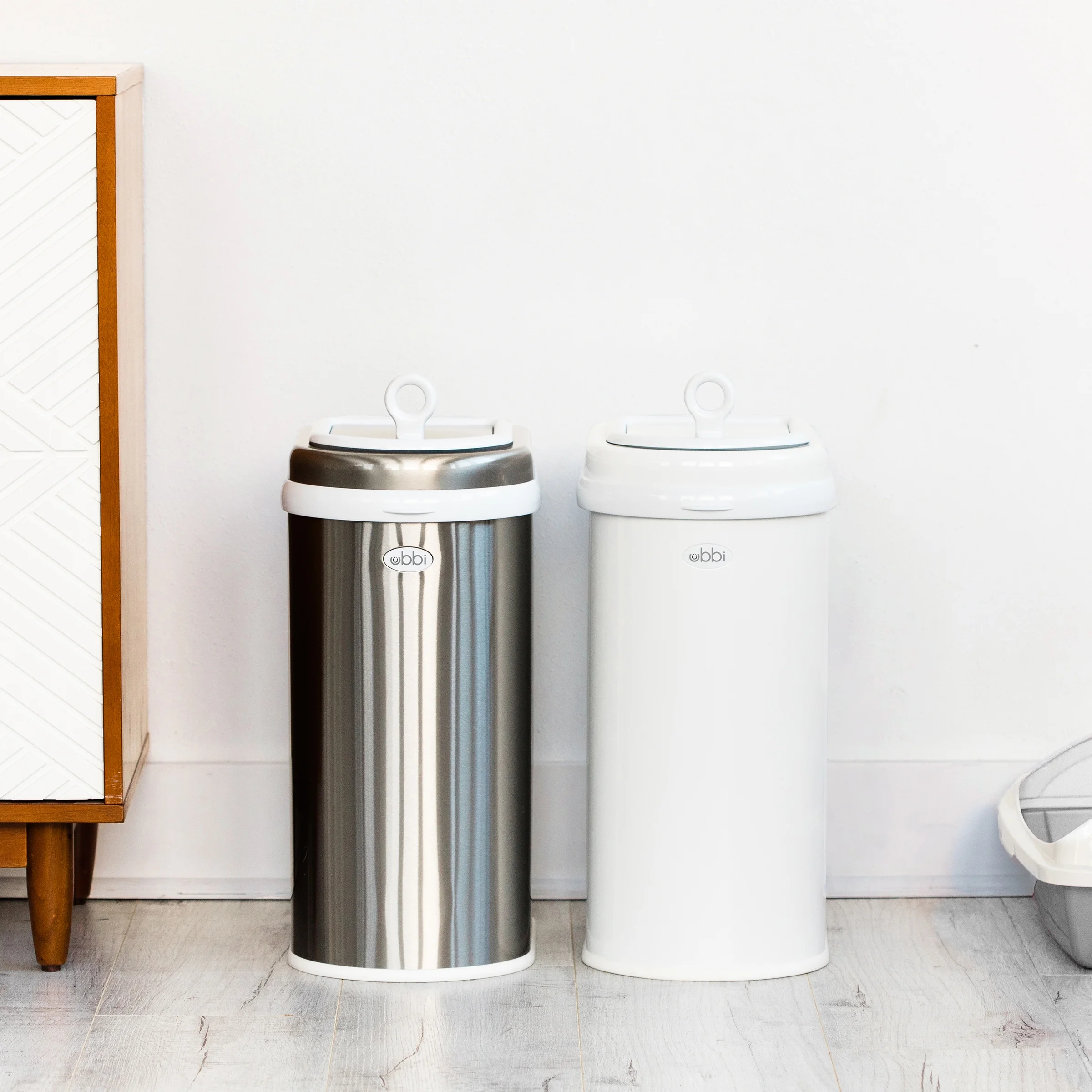 Ubbi Pet Odor-Locking Steel Waste Pail Cat Litter Disposal System, Chrome - Image 3