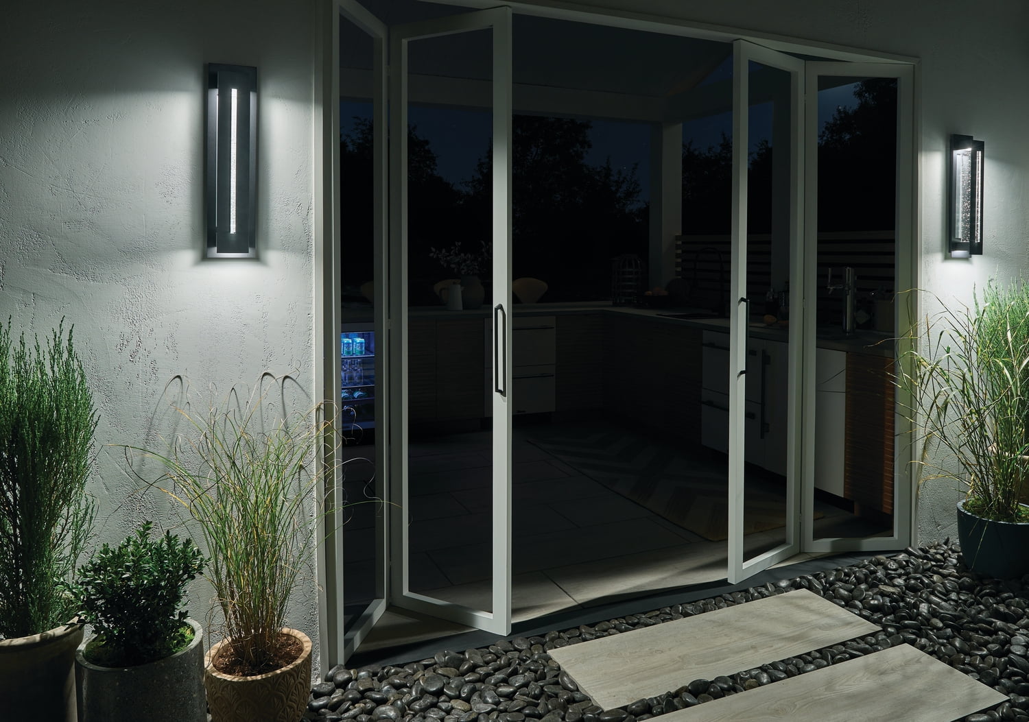 Kichler River Path 23" 1 Light Textured Black Integrated LED Outdoor Wall Sconce with Seeded Glass - Image 4