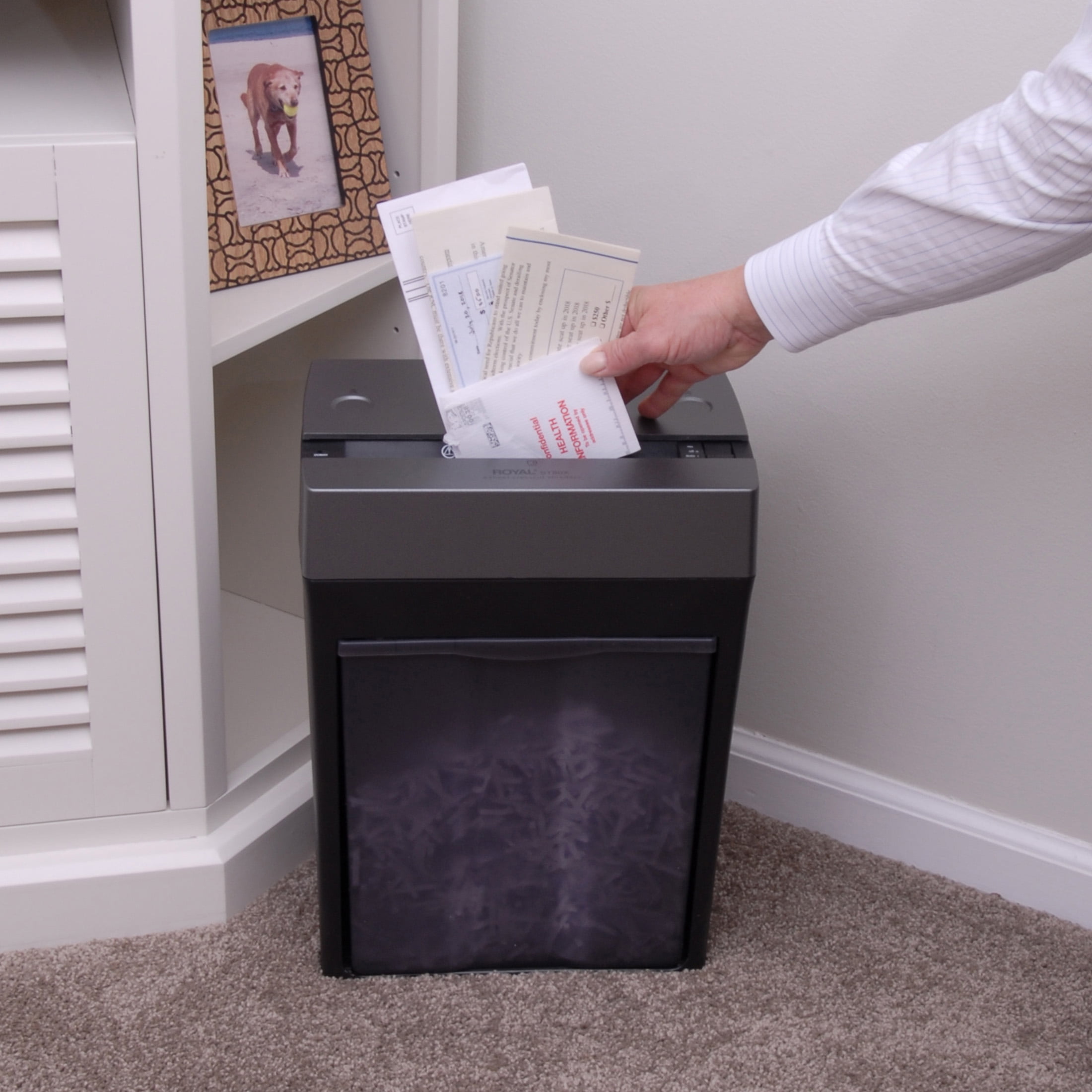 Royal ST80X 8-Sheet Crosscut Paper Shredder with Pullout Basket - 89177V - Image 5