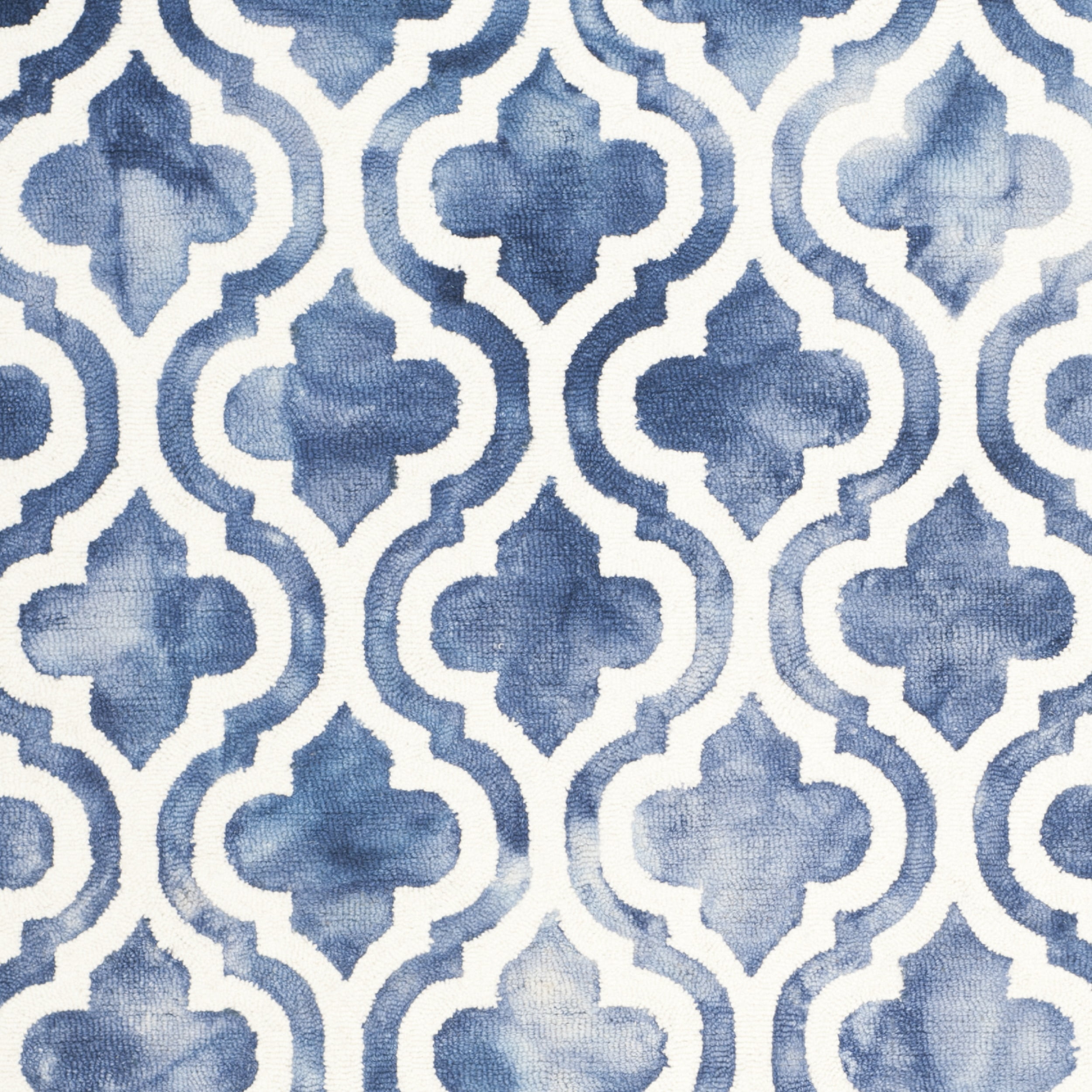 SAFAVIEH Dip Dye Jolyon Geometric Wool Area Rug, Navy/Ivory, 6' x 9' - Image 4