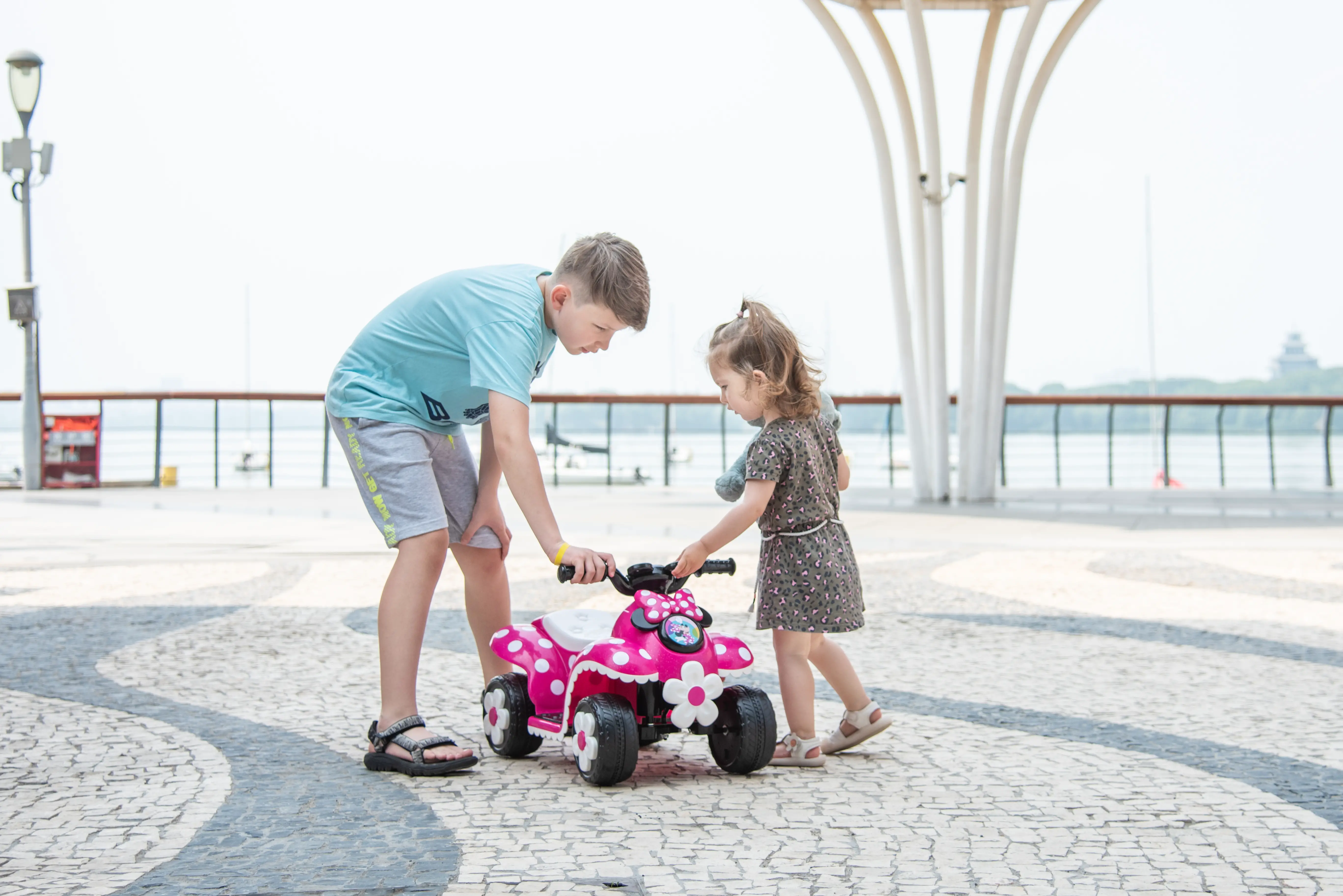 6V Minnie Mouse Quad, Battery Powered Ride-on, Ages 3+ - Image 8