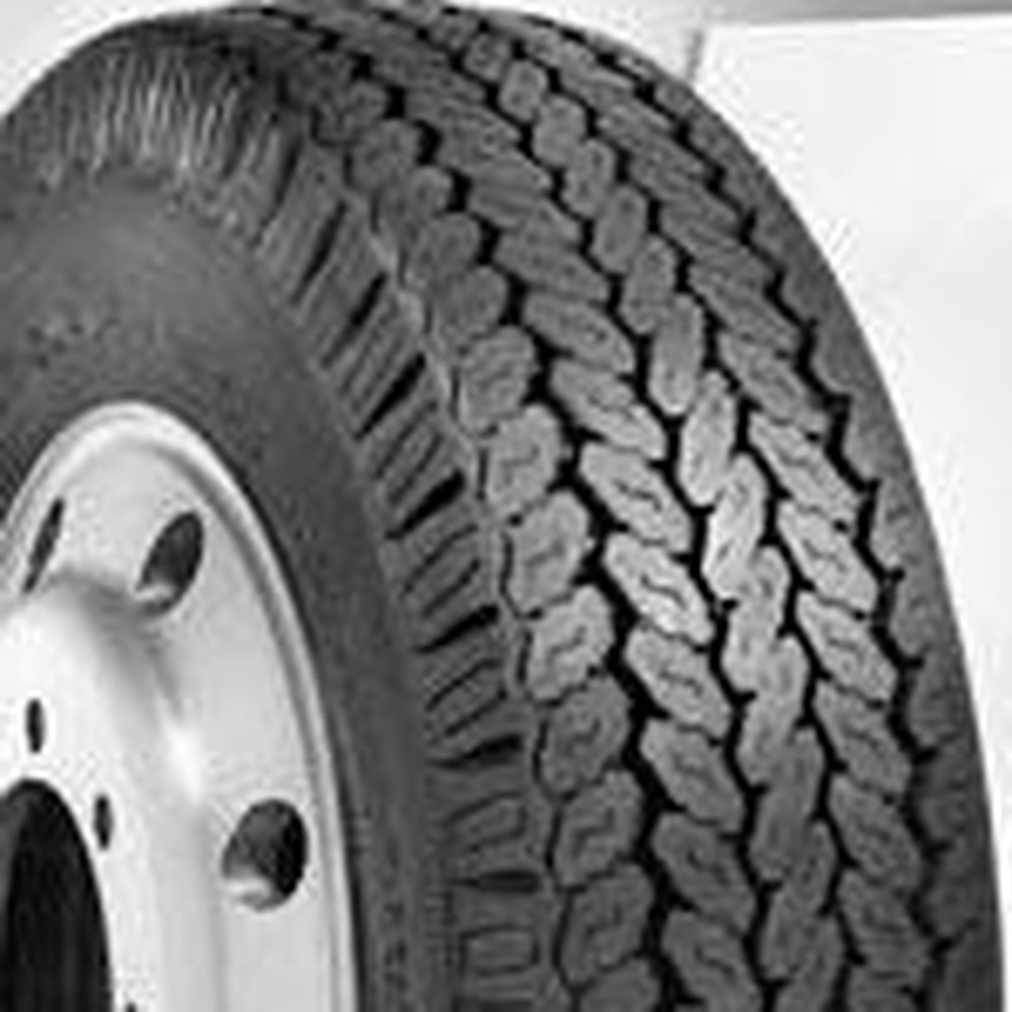Power King Super Highway 8.25-20 136/132L G Commercial Tire - Image 4