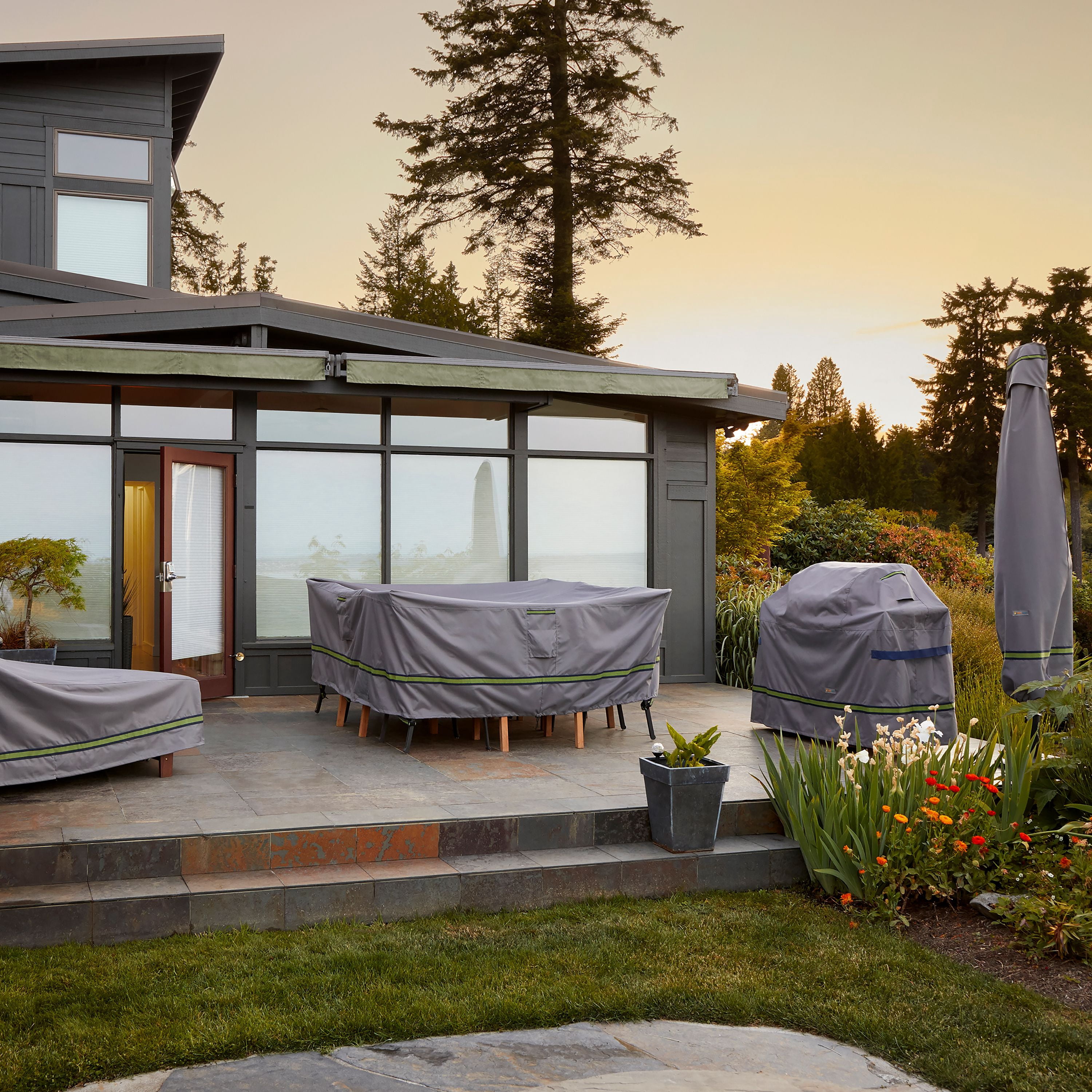 Duck Covers Soteria Waterproof 34 Inch Stand-Up Patio Heater Cover - Image 12