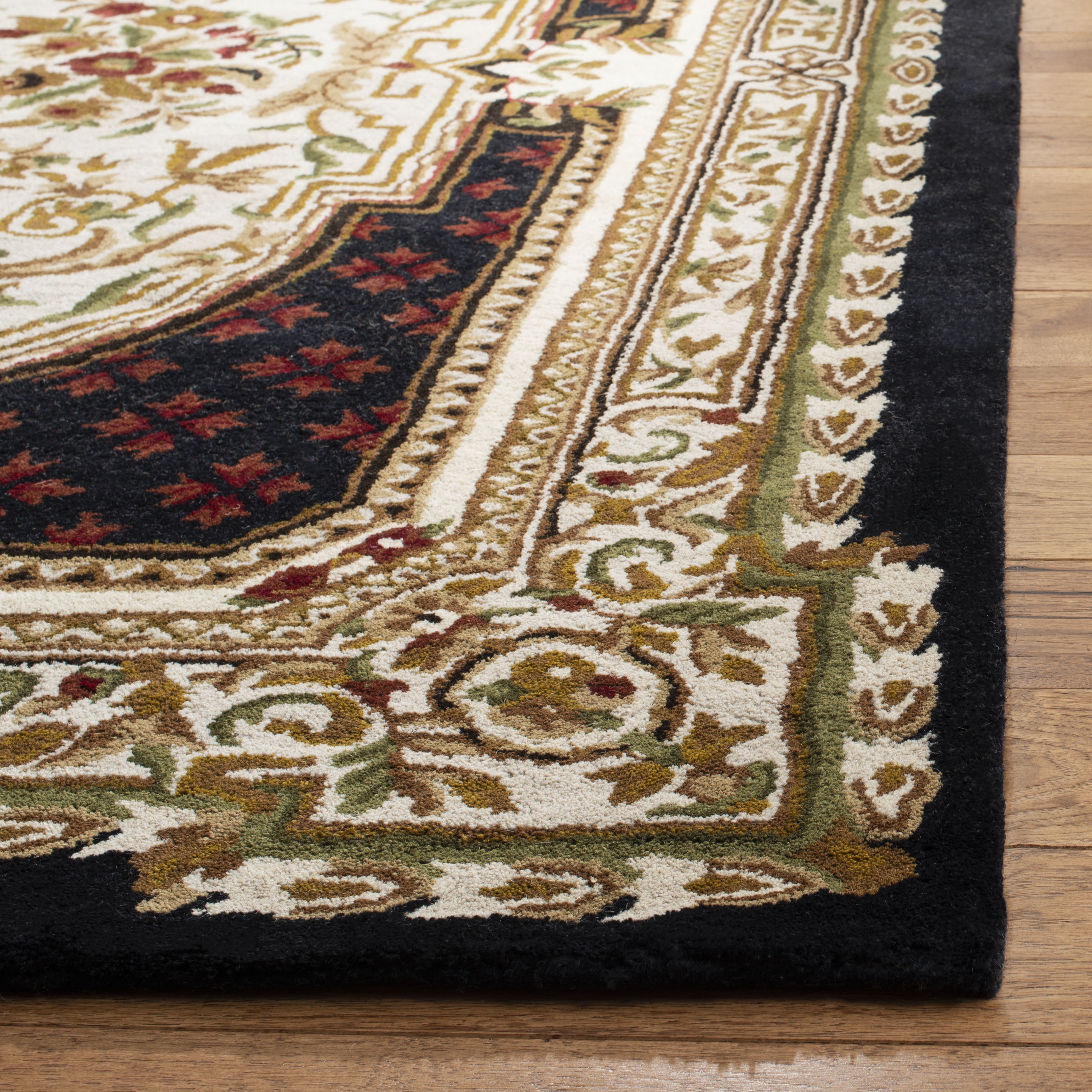 SAFAVIEH Classic Flanagan Oriental Wool Area Rug, Black, 5' x 8' - Image 2