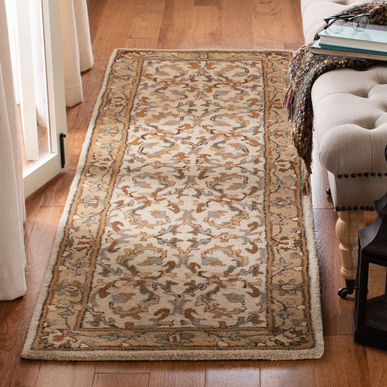 SAFAVIEH Heritage Norwood Oriental Wool Area Rug, Beige/Gold, 6' x 6' Square - Image 3