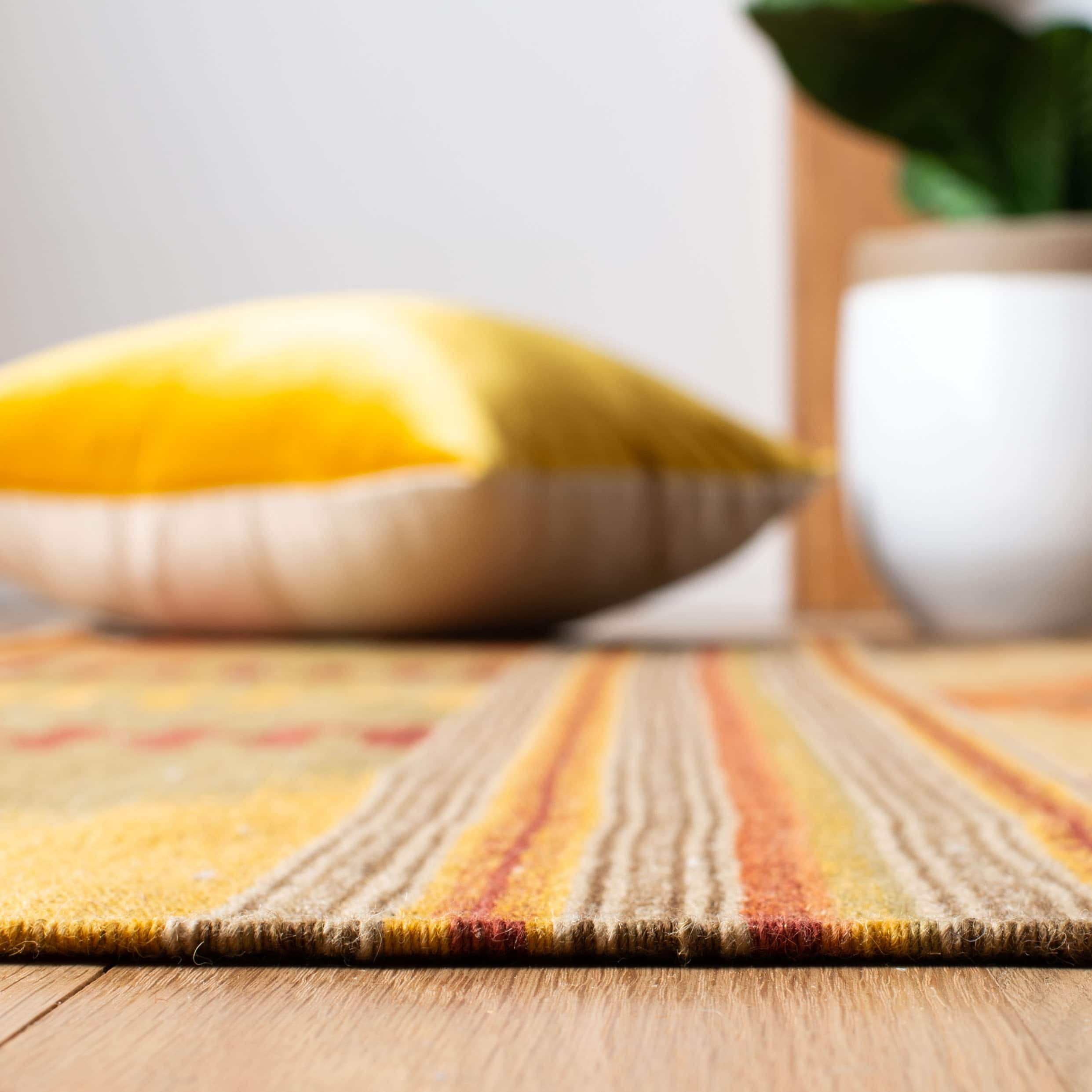 SAFAVIEH Kilim Deemer Southwestern Wool Runner Rug, Red/Multi, 2'3" x 8' - Image 3