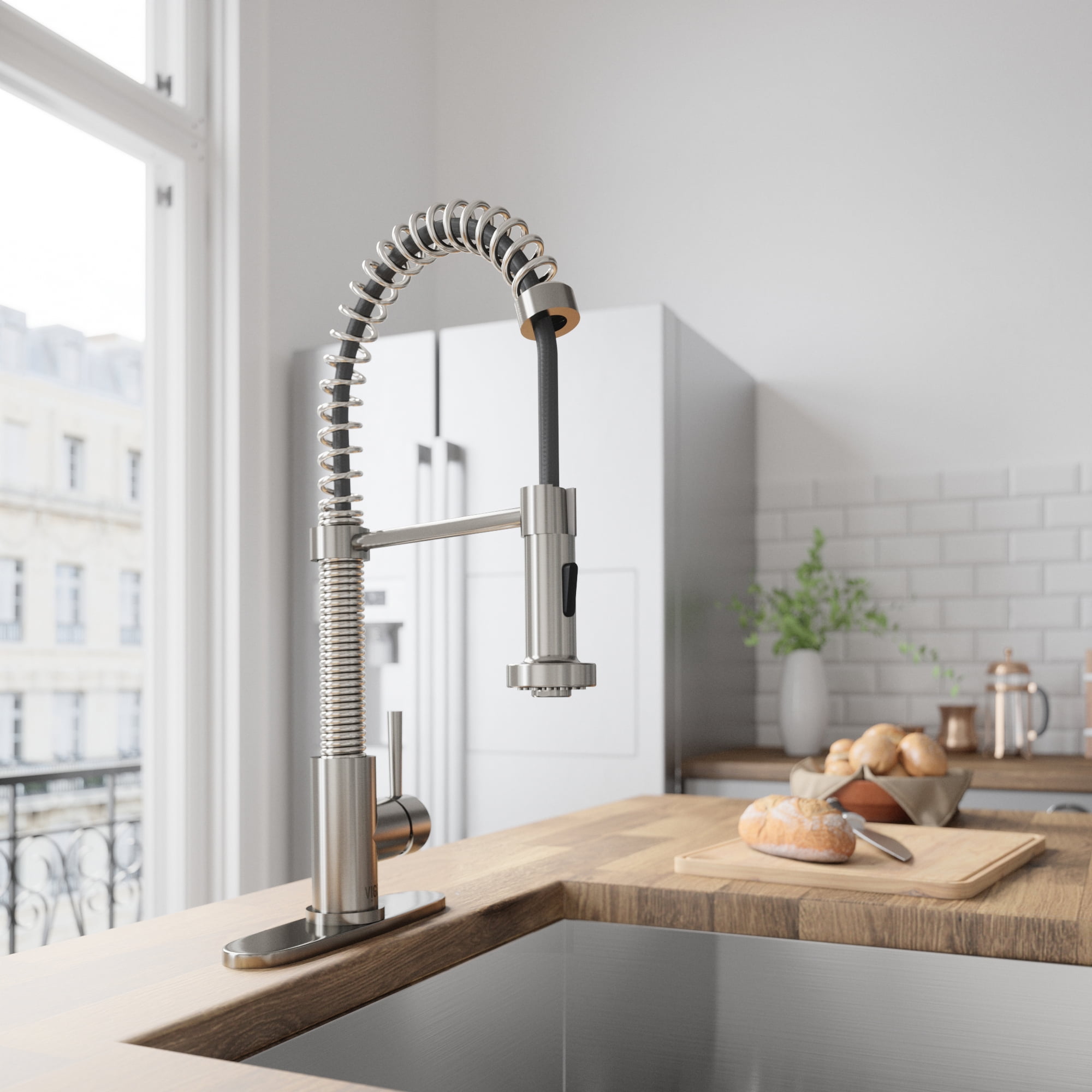Vigo Pull-Out Spray Kitchen Faucet with Deck Plate - Image 5
