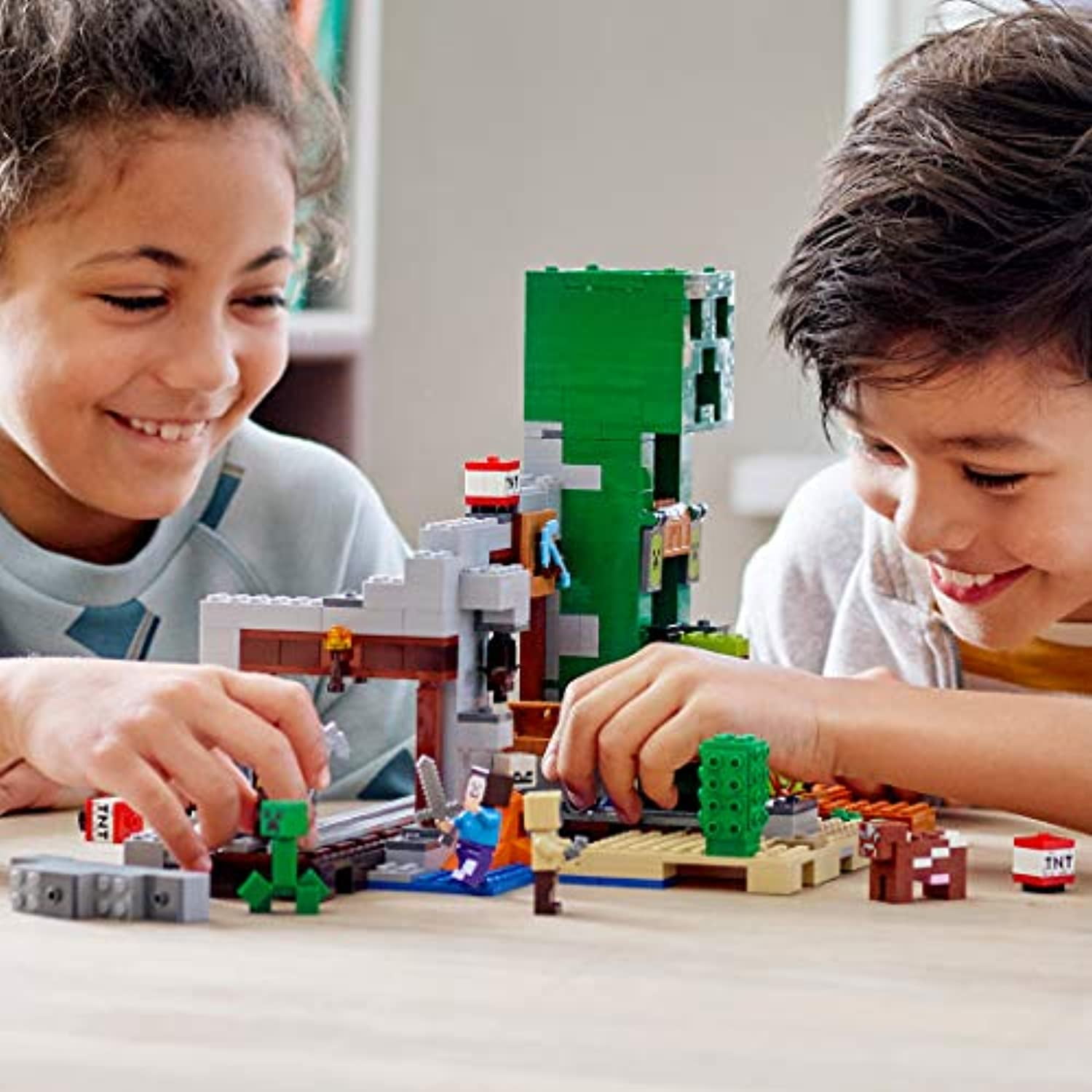 LEGO Minecraft The Creeper Mine 21155 Building Kit (834 Pieces) - Image 2