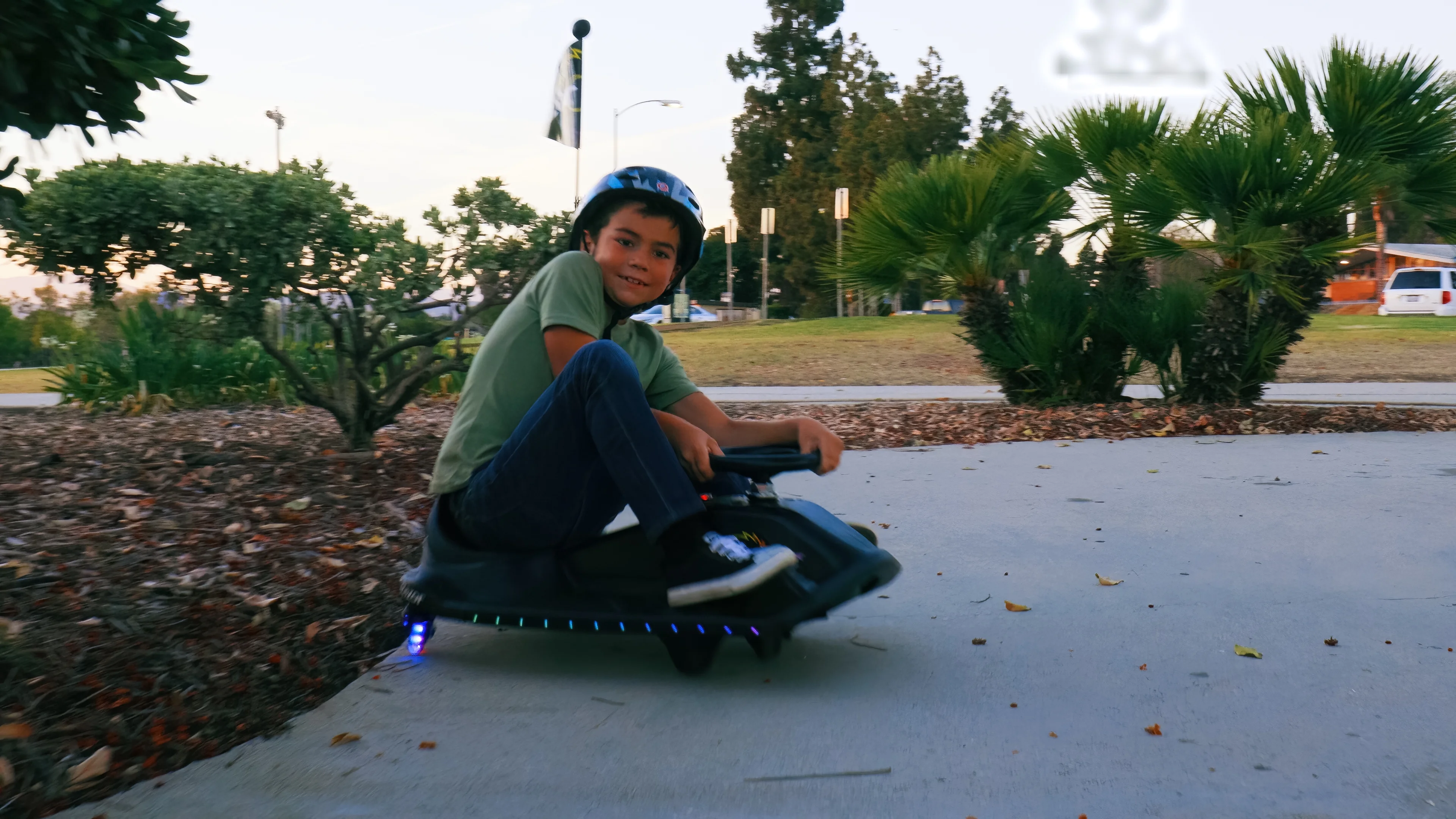 Crazy Cart Shift Lightshow by Razor - 12V Electric Drifting Go-Kart for Kids Ages 6+, up to 8 mph - Image 3