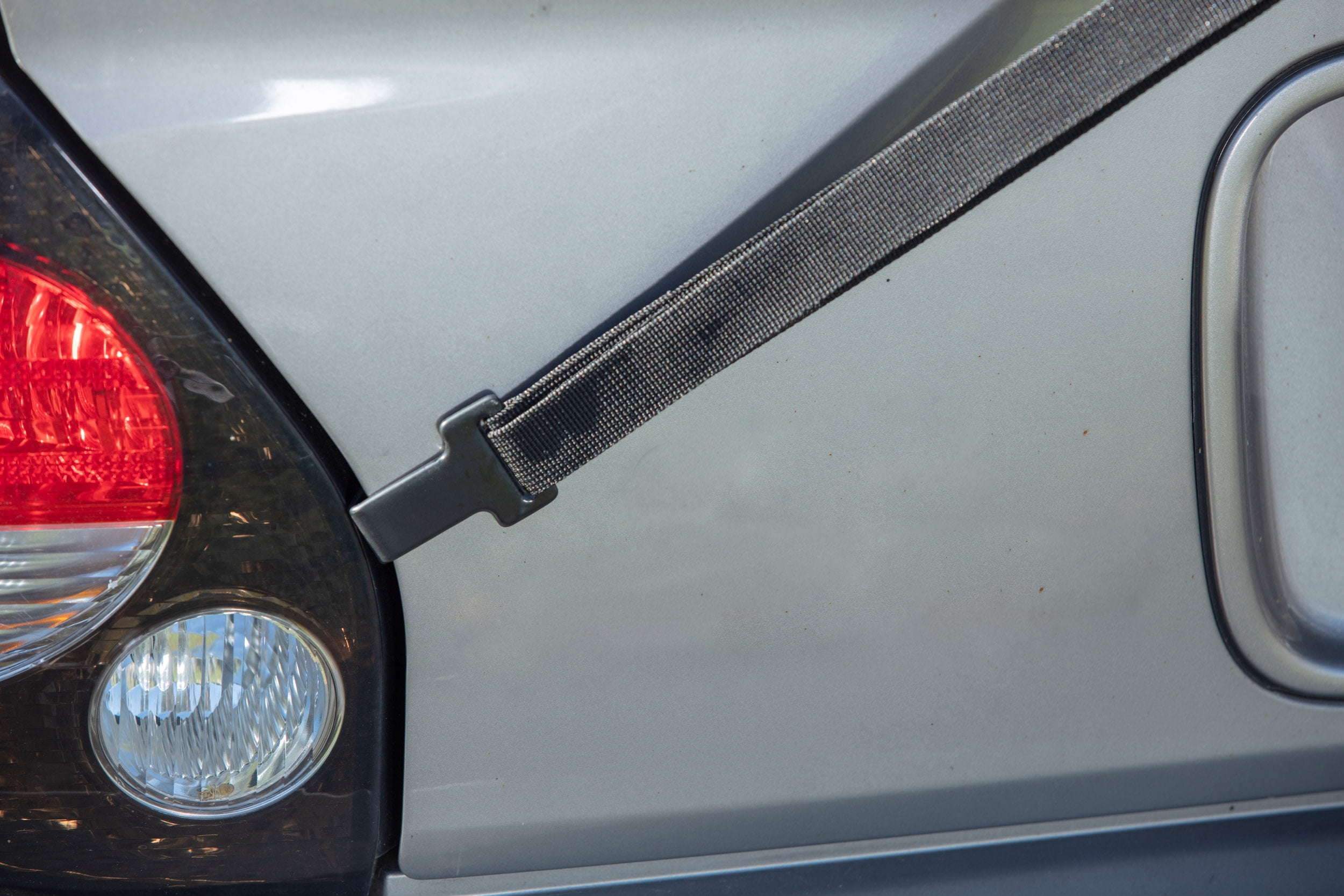 Hyper Tough Lightweight 70lbs, Trunk-Mounted Aluminum 2-Bike Carrier for Cars/SUV/Trunk 10104052 - Image 5