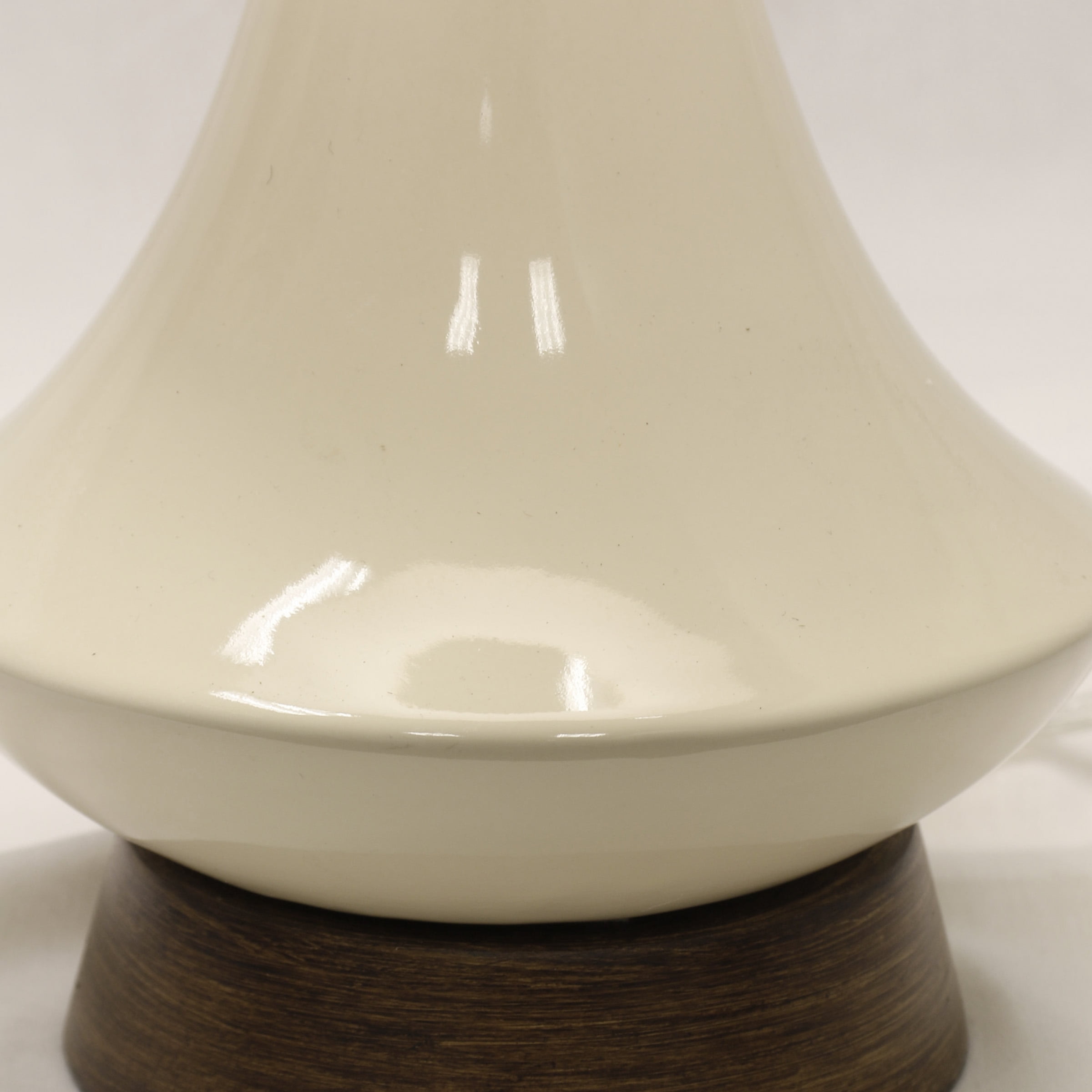 Poly Resin & Ceramic Table Lamp - Faux Wood, Cream Finish - White Hardback Styrene Shade - Image 2