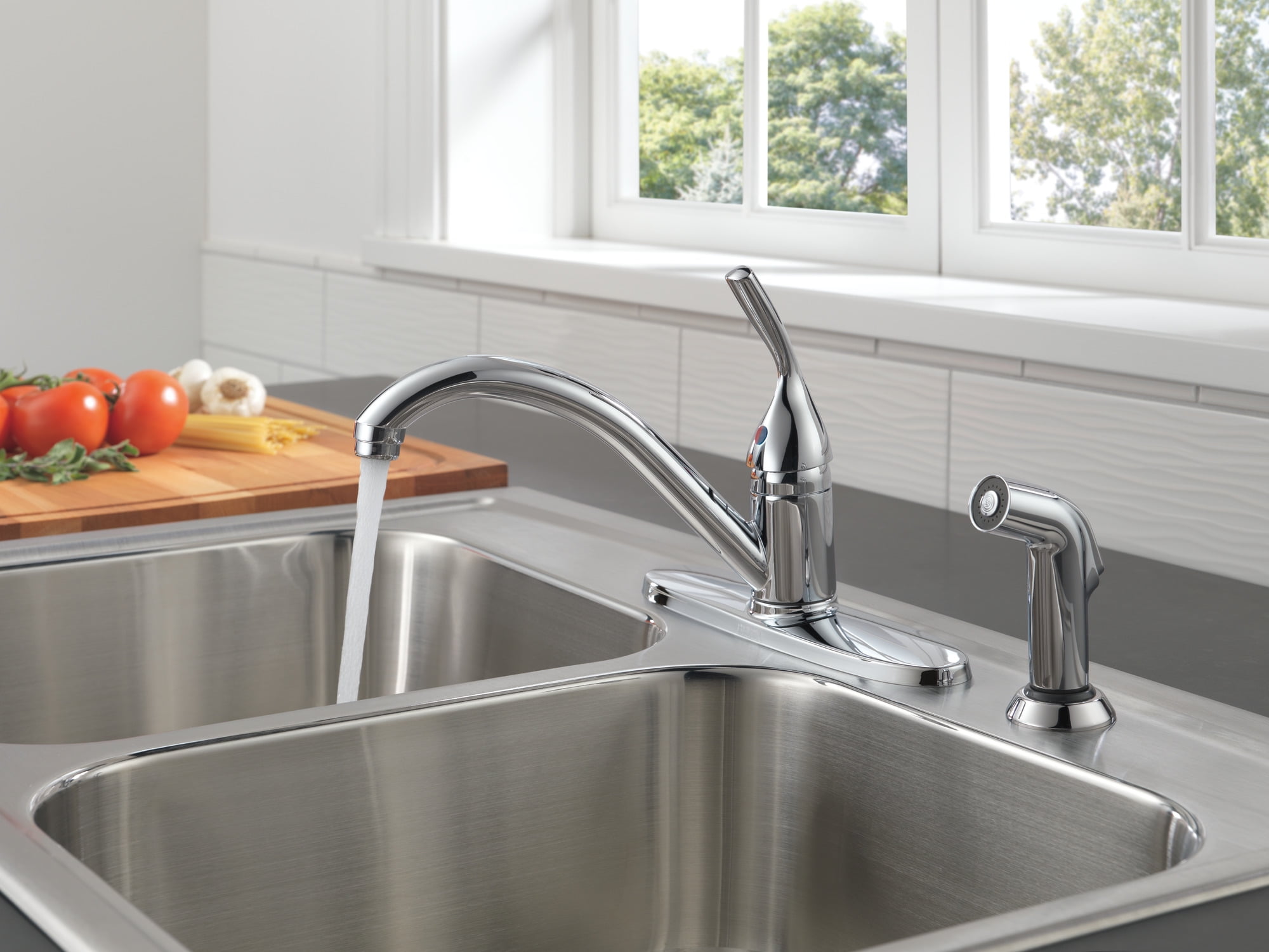 Delta 400-Dst Classic Kitchen Faucet - Chrome - Image 4