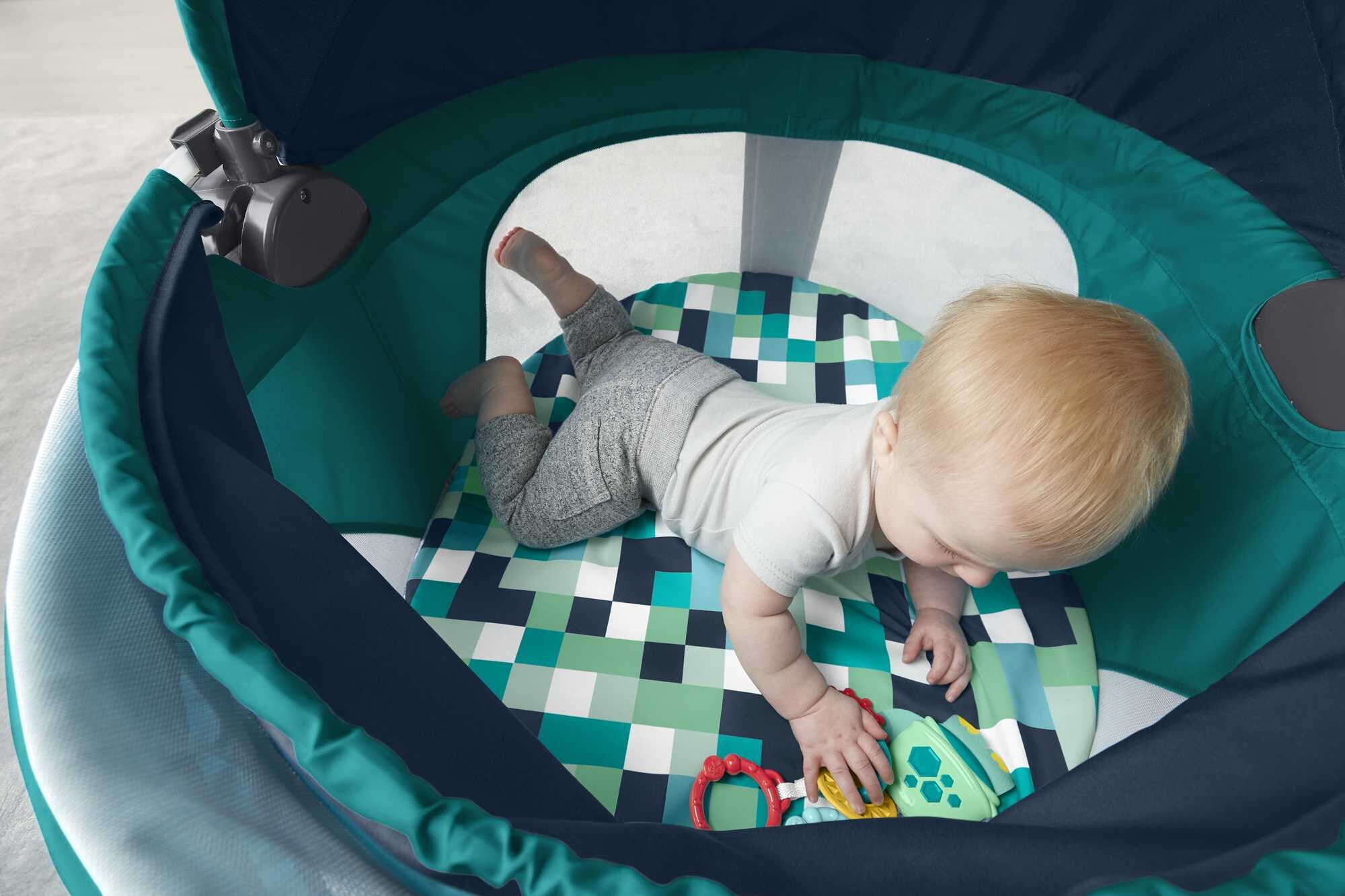 Fisher-Price On-the-Go Infant Dome Portable Bassinet and Play Space with Toys, Pixel Forest, Unisex - Image 5
