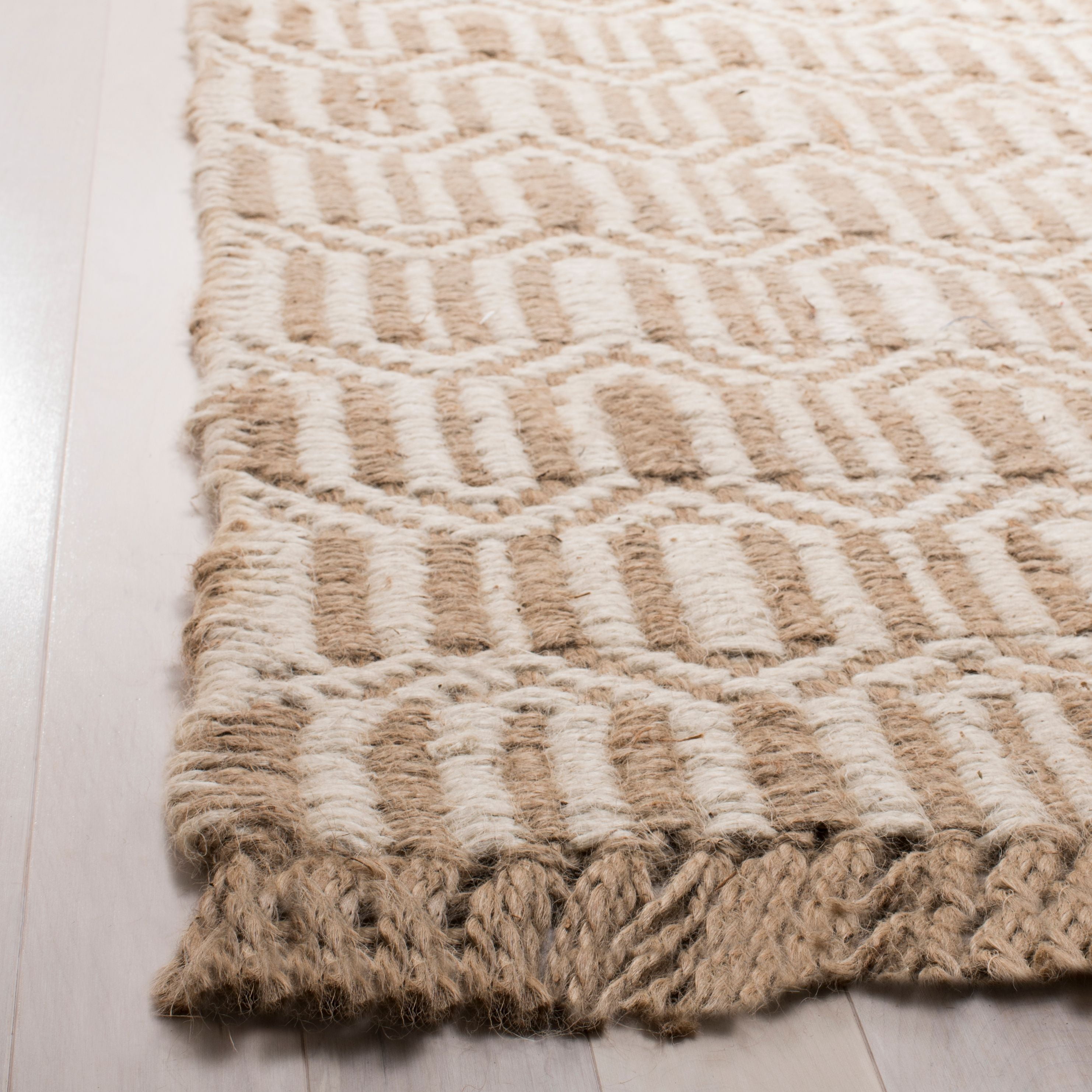 SAFAVIEH Natural Fiber Jakov Geometric Jute Area Rug, Natural/Ivory, 8' x 10' - Image 4