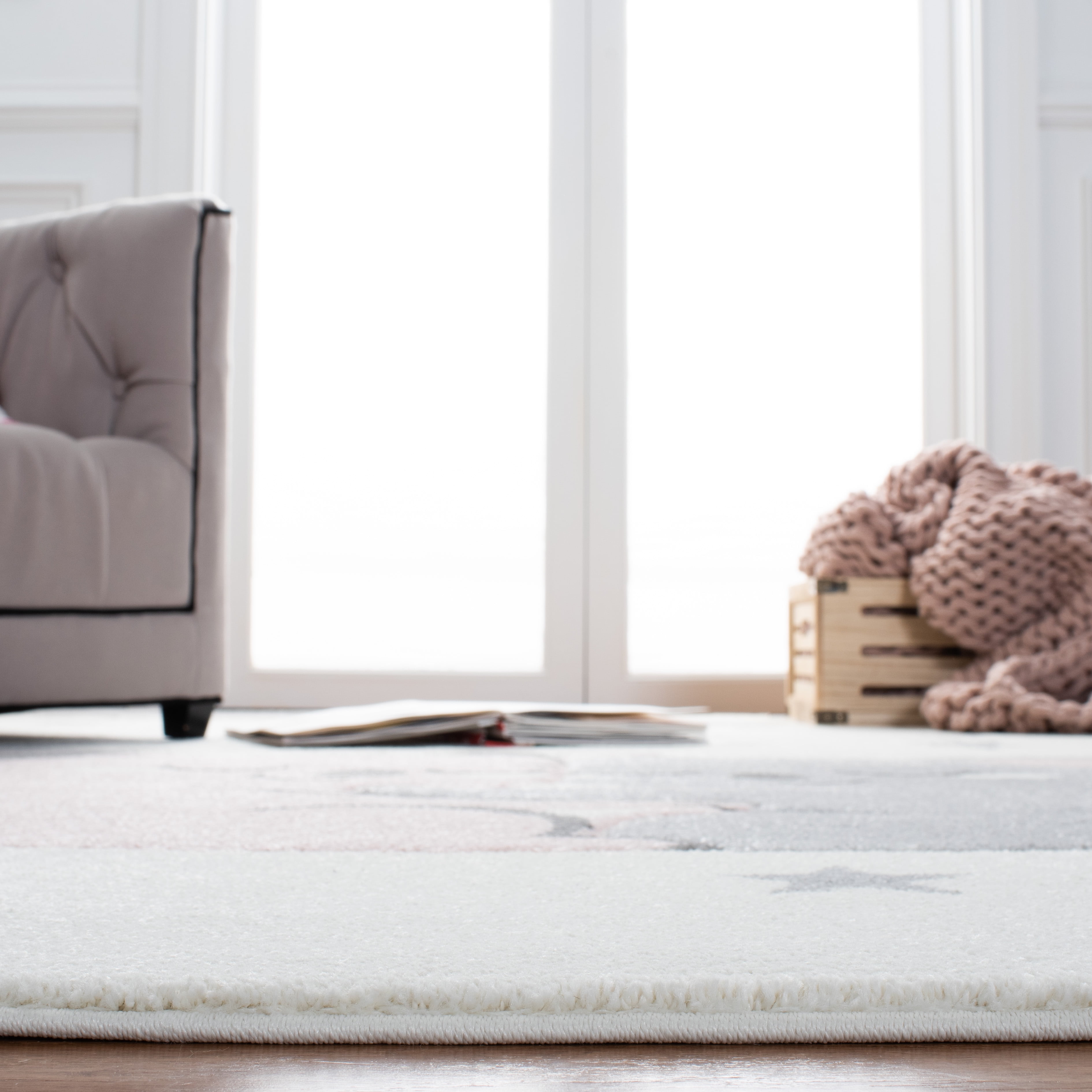 SAFAVIEH Carousel Kids Hugging Koalas Area Rug, Ivory/Pink, 5'3" x 7'6" - Image 9