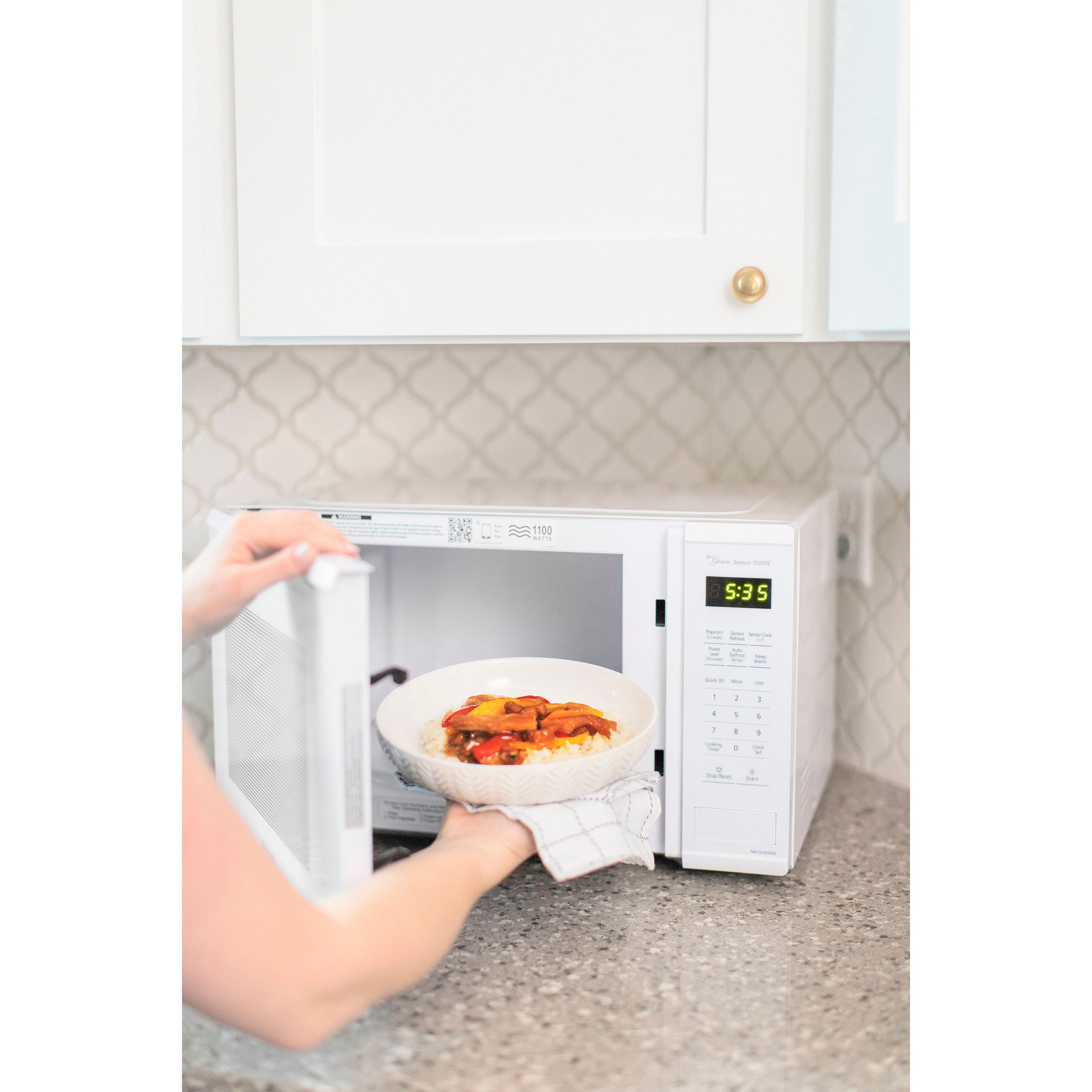 Panasonic New 1.3 Cu. ft. 1100W Genius Sensor Countertop Microwave Oven in White - Image 6