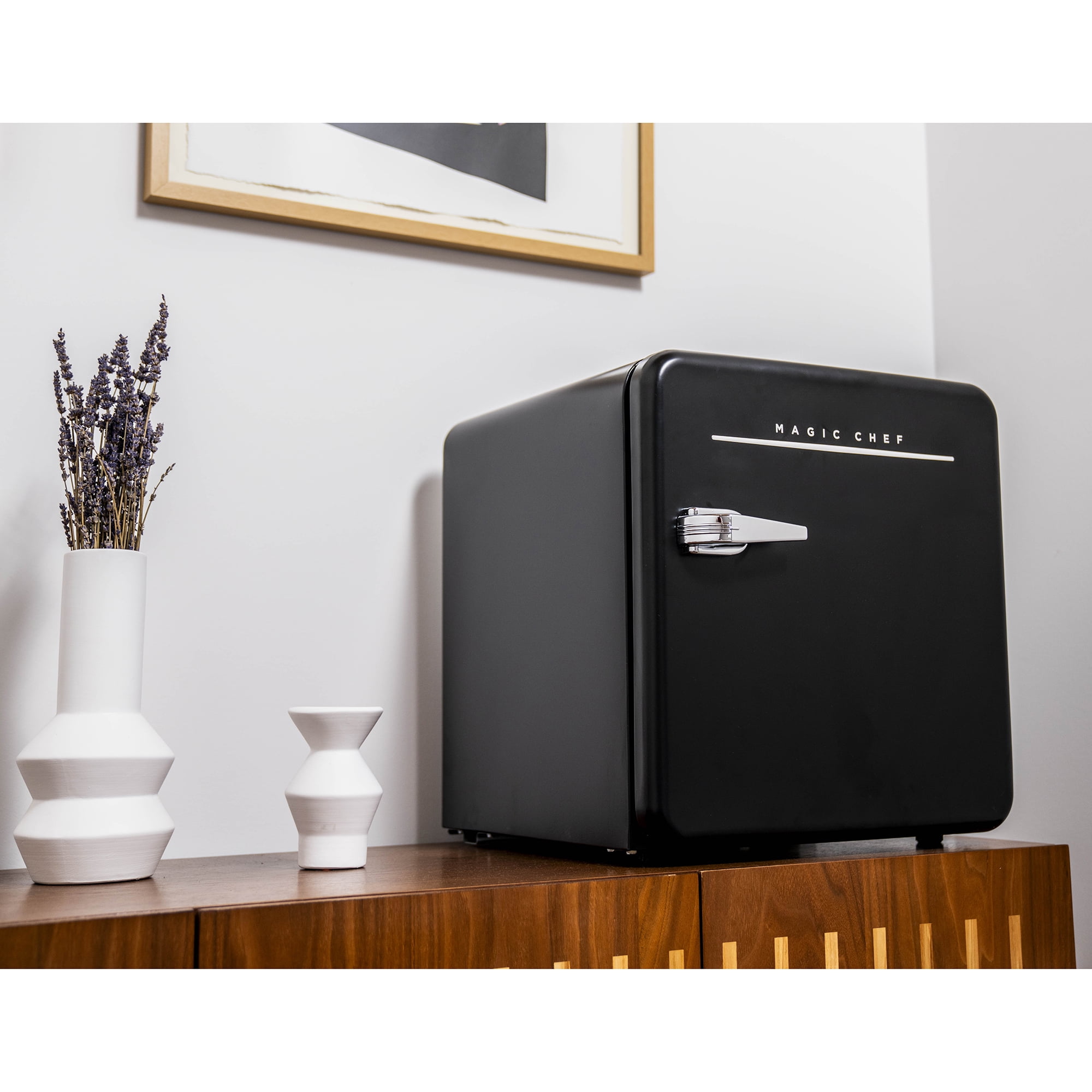 Magic Chef 1.6 Cu. Ft. Retro Mini Fridge with LED Light, Black, 34 lbs - Image 5