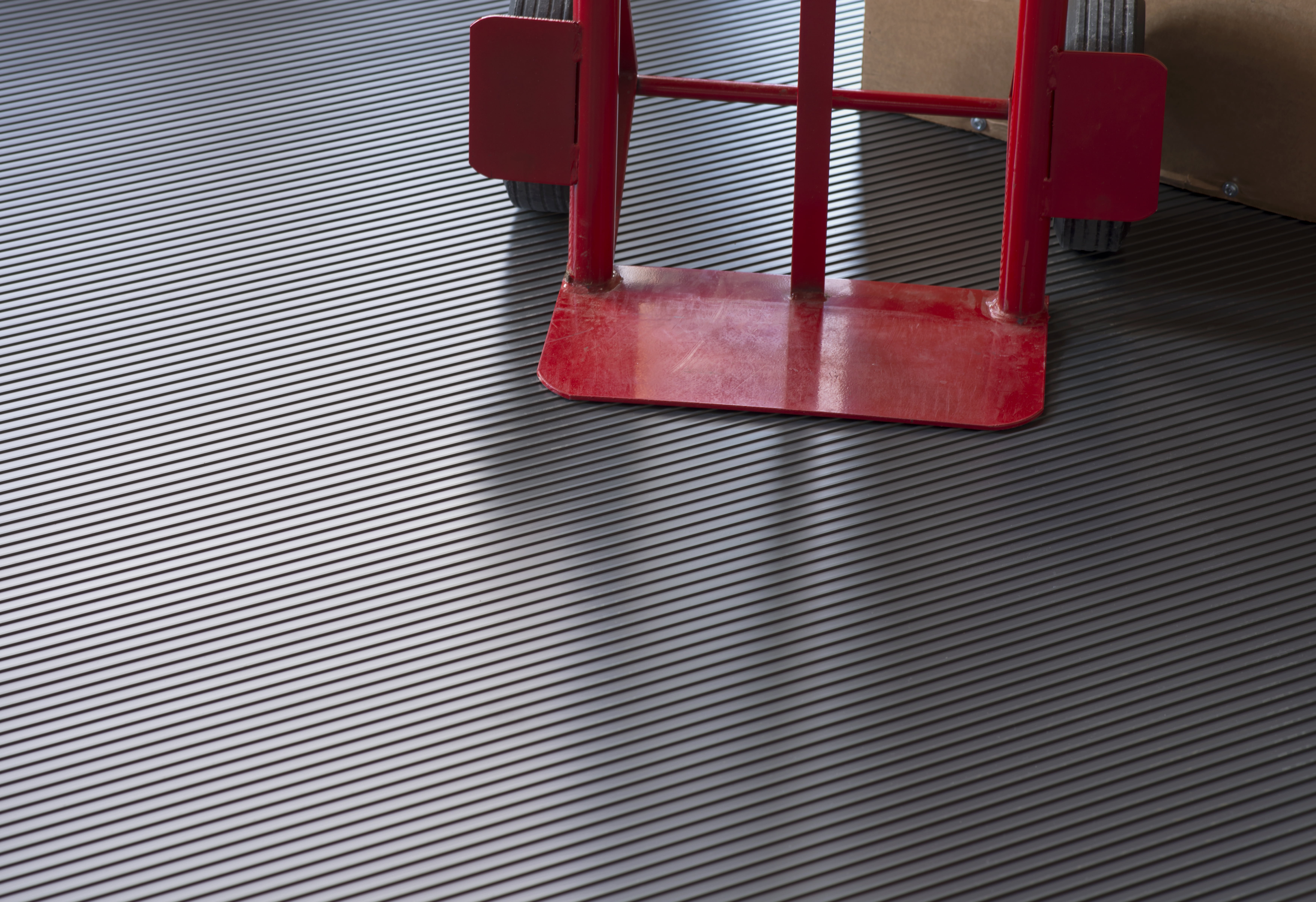G-Floor 7.5' x 17' Ribbed Garage Flooring Cover - Slate Grey - Image 4