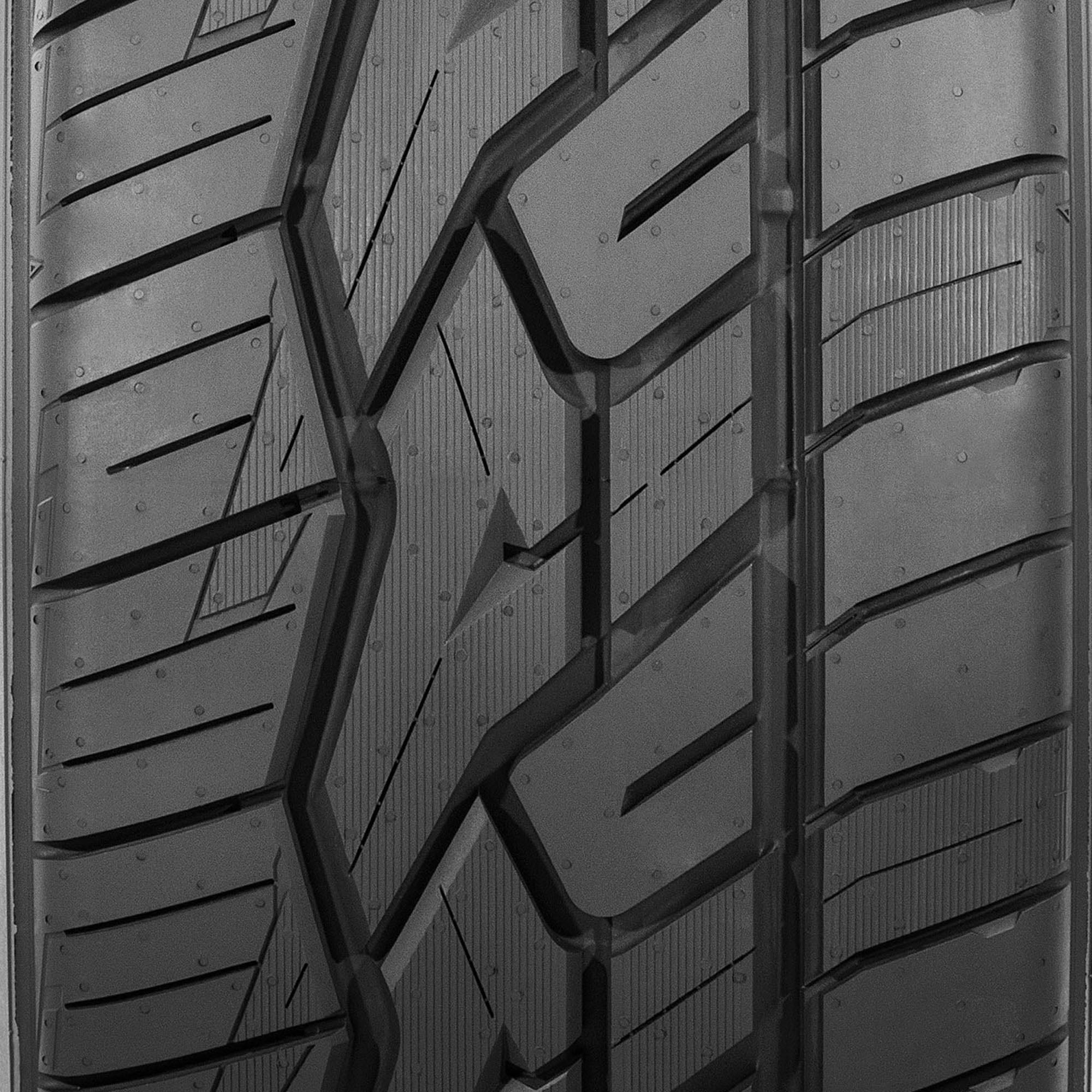 Nitto NT420V All Season 275/55R20 117H XL Light Truck Tire - Image 5