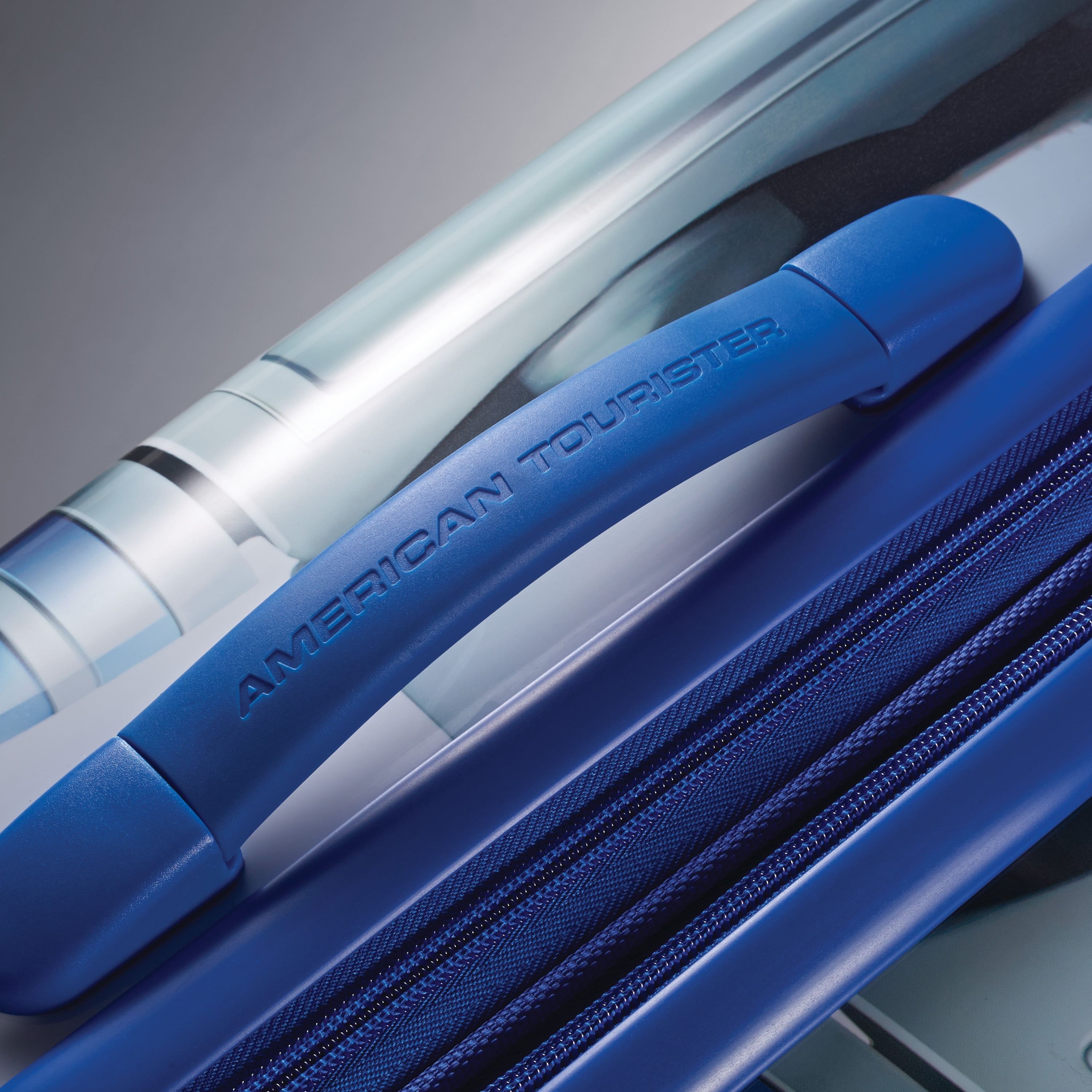 American Tourister Star Wars R2D2 21-inch Hardside Spinner, Carry-On Luggage, One Piece - Image 4