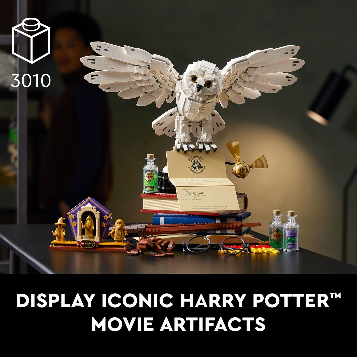 LEGO Harry Potter Hogwarts Icons - Collectors' Edition 76391 20th Anniversary Collectable Hedwig Owl Model, with 3 Exclusive Golden Minifigures: Dumbledore, McGonagall and Hagrid; Great Gift Idea - Image 5