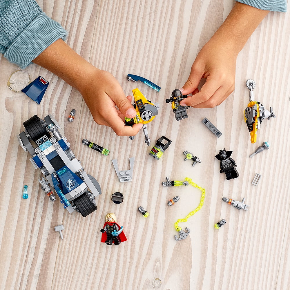 LEGO Marvel Avengers Speeder Bike Attack 76142 Black Panther and Thor Buildable Superhero Toy (226 Pieces) - Image 4