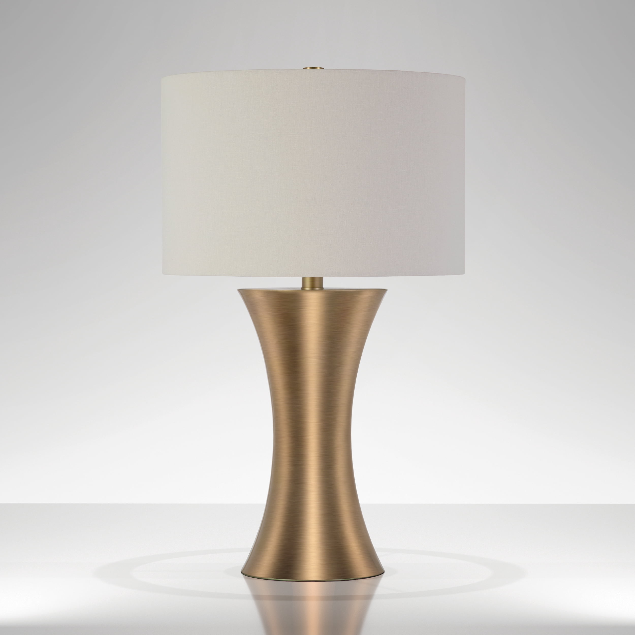 Evelyn&Zoe Traditional Metal Hourglass Table Lamp - Image 6