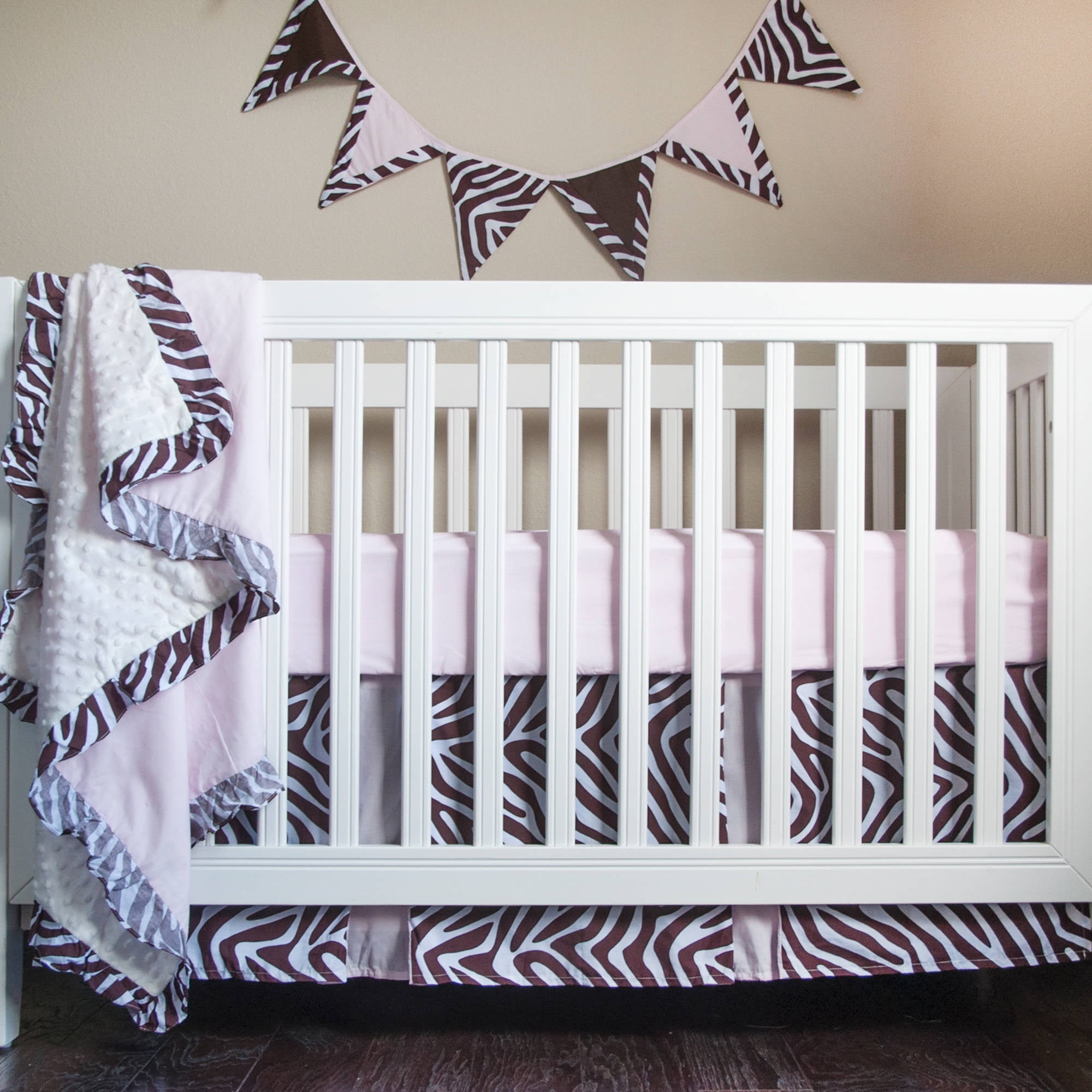 Pam Grace Creations Modern 4 Piece Bedding Sets Crib Bed with Dot Blanket and Crib Bumper and Curtain Panels - Image 3