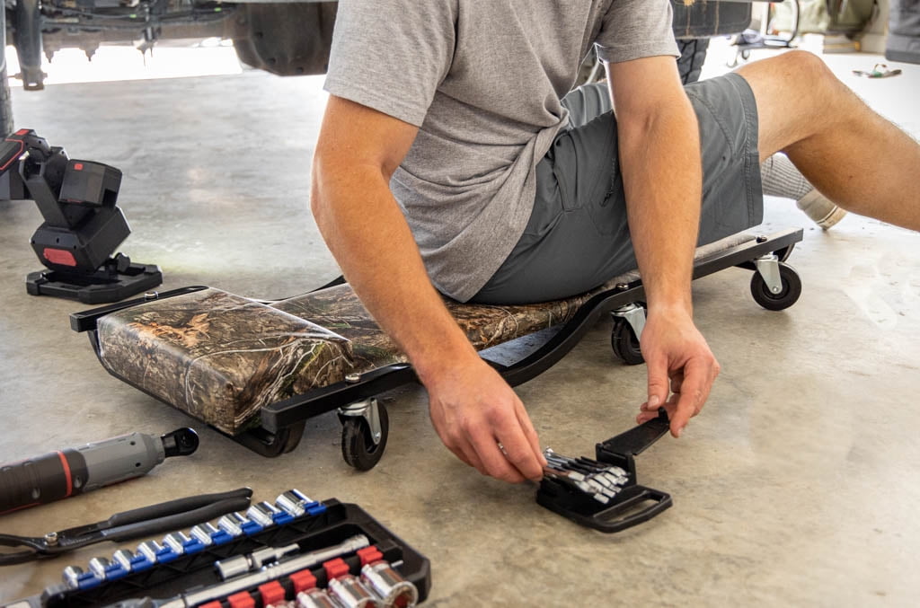 Mossy Oak 40 inch Creeper, 400 lb Capacity, Fully Assembled, Padded, 4 Castors, Auto, Shop, ATV/UTV - Image 5