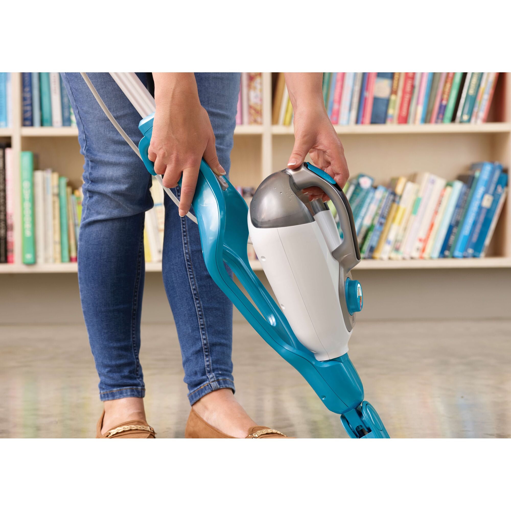 BLACK+DECKER Steam Mop + Glove 7in1 Complete Steam Cleaning Solution, HSMC1361SGP - Image 2