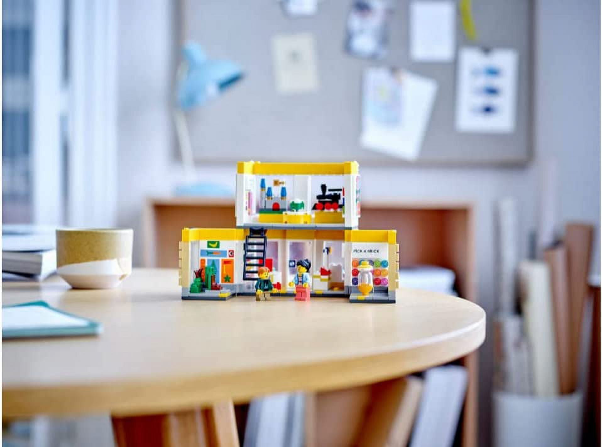 LEGO Merchandise Official Store 40574 541 pcs - Image 2