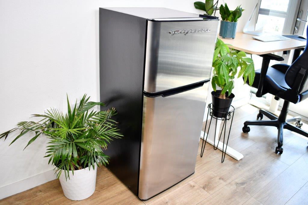 Frigidaire, 4.5 Cu. ft., 2 Door Compact Refrigerator-Chrome Trim, EFR451, Platinum - Image 17