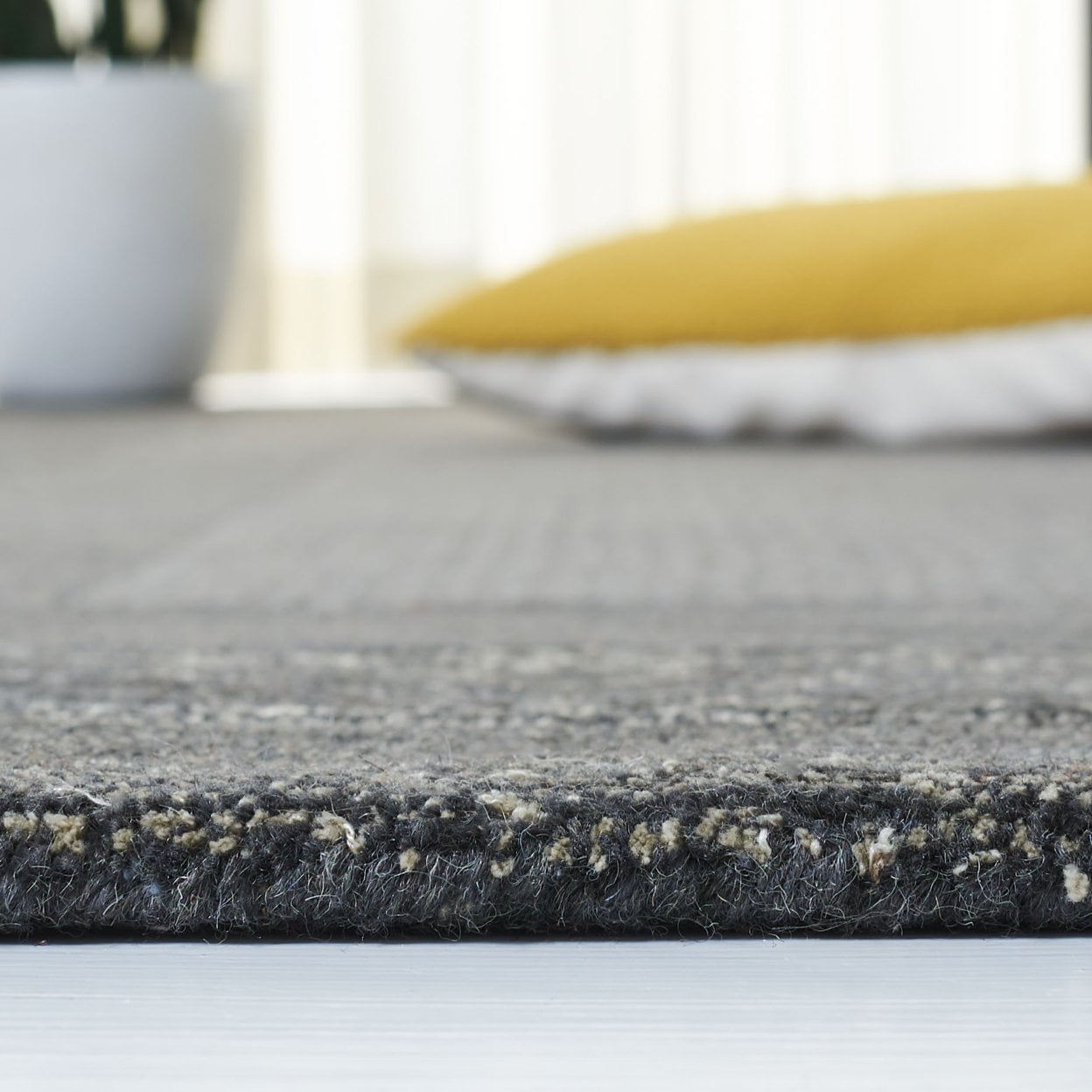 SAFAVIEH Impressions Bristol Geometric Bordered Wool Area Rug, Charcoal/Blue, 4' x 6' - Image 5