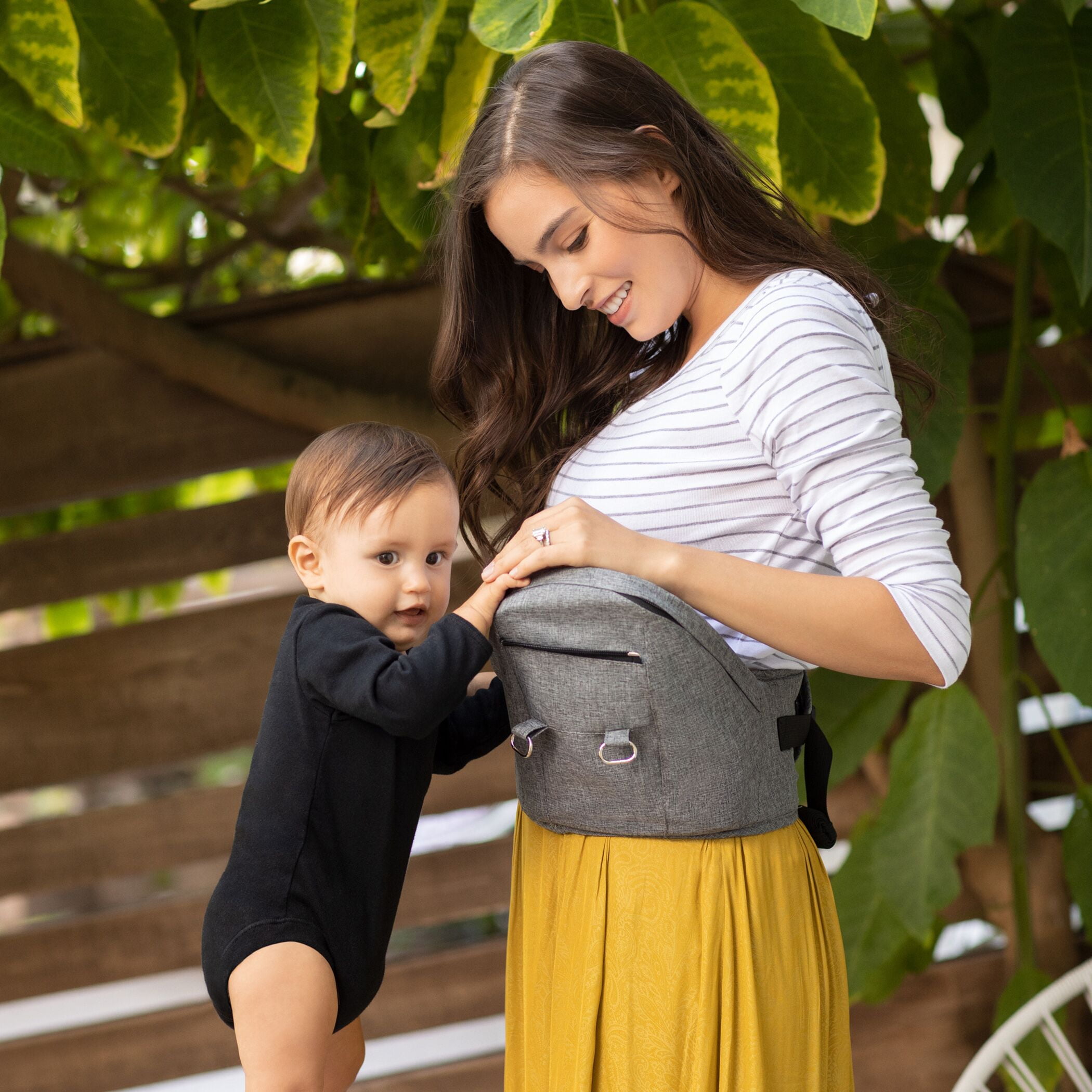 Moby Wrap 2-in-1 Baby Carrier + Hip Seat in Grey - Image 6