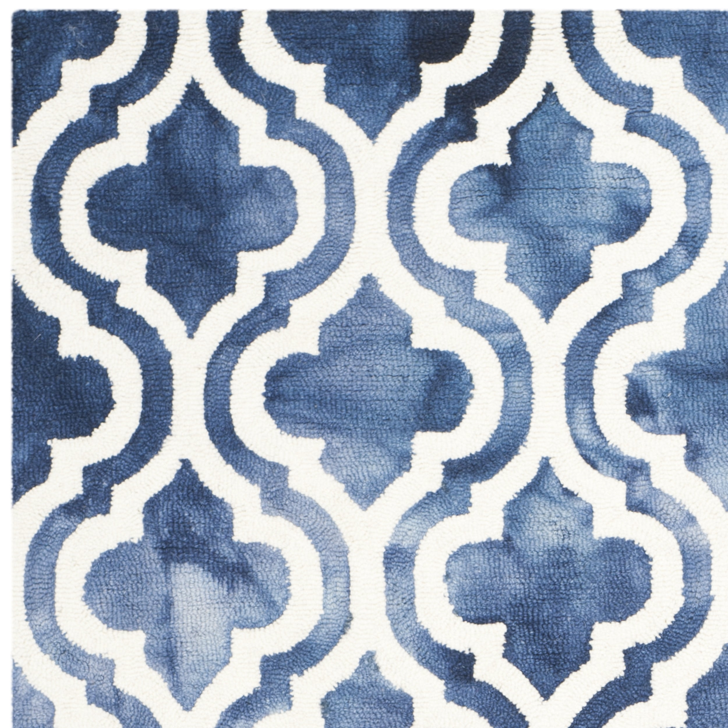 SAFAVIEH Dip Dye Jolyon Geometric Wool Area Rug, Navy/Ivory, 6' x 9' - Image 5