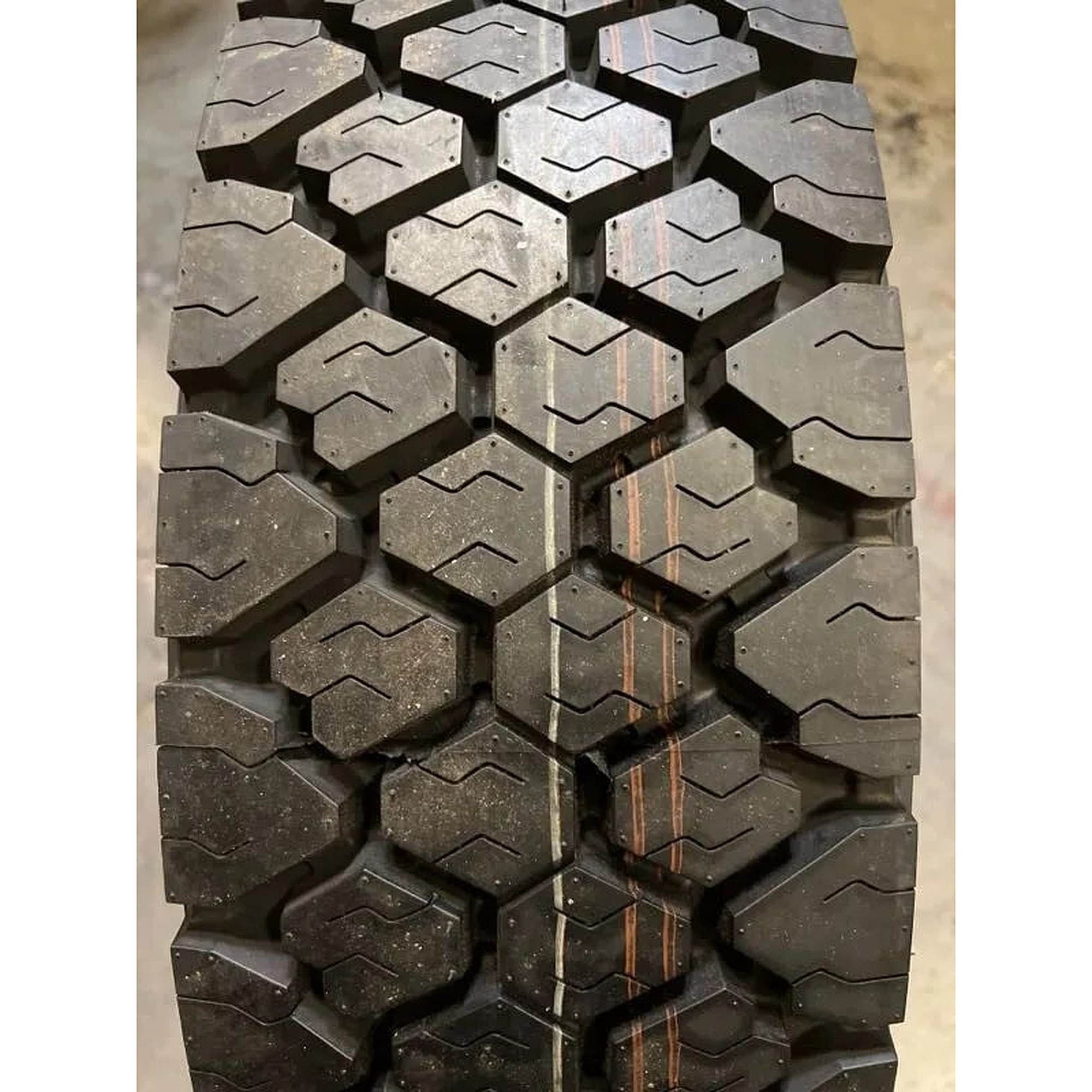 Thunderer OD432 225/70R19.5 128/126M G Commercial Tire - Image 4