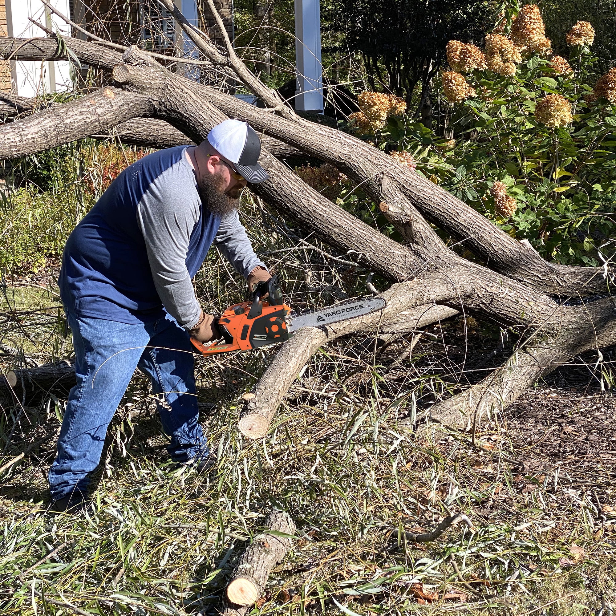 Yard Force YF1516CS 16" 15 Amp Electric Chainsaw, High-Performance Bonus PPE Kit - Image 3
