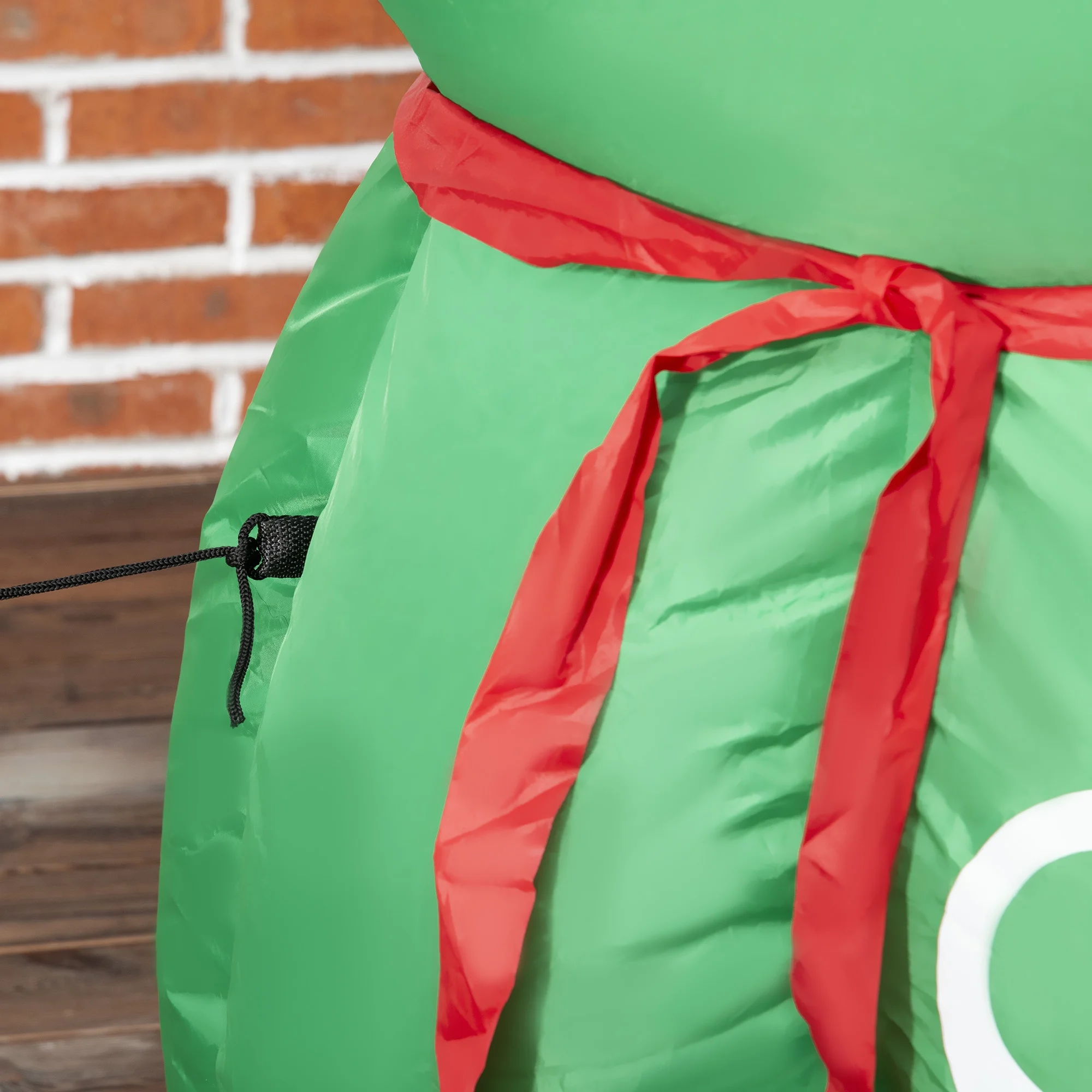 HOMCOM 4.5 ft. Christmas Inflatables Bear In Toy Bag - Image 7