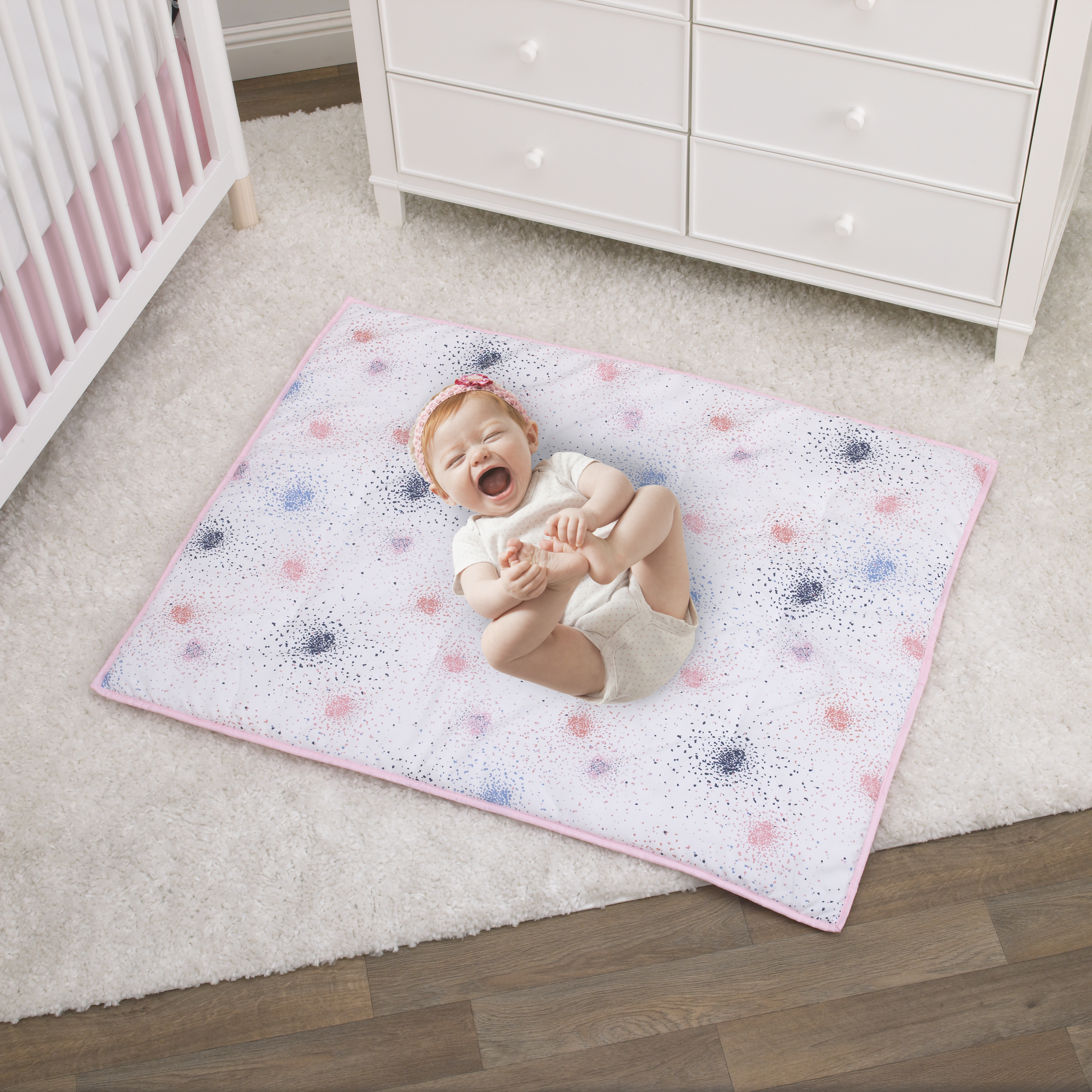 Little Love by NoJo Pink Starburst 3 Piece Crib Bedding Set - Comforter, Fitted Crib Sheet, Dust Ruffle - Pink and White Starburst, Infant Girl - Image 4