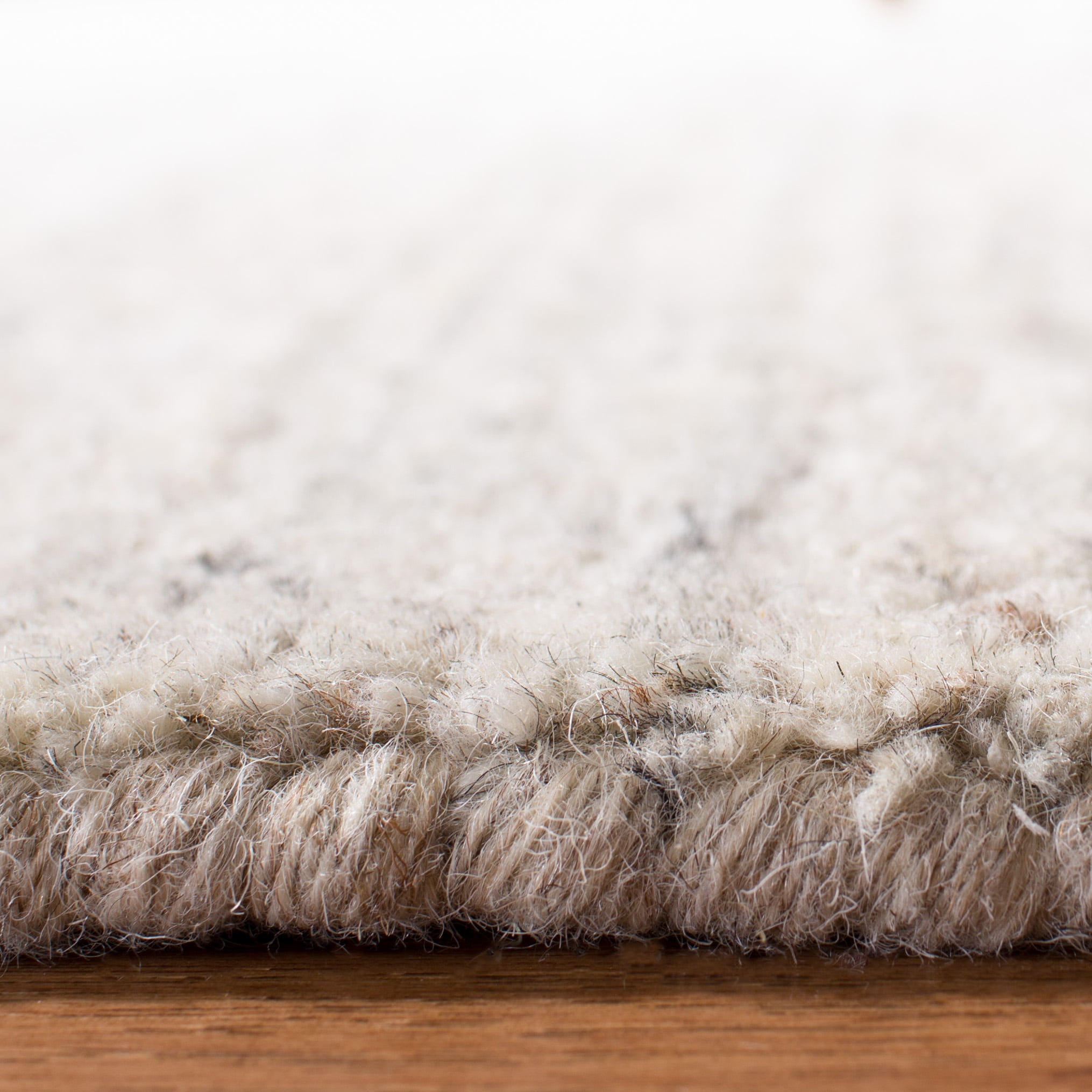 Safavieh Himalaya Flanagan Solid Area Rug, Ivory, 5' x 8' - Image 3