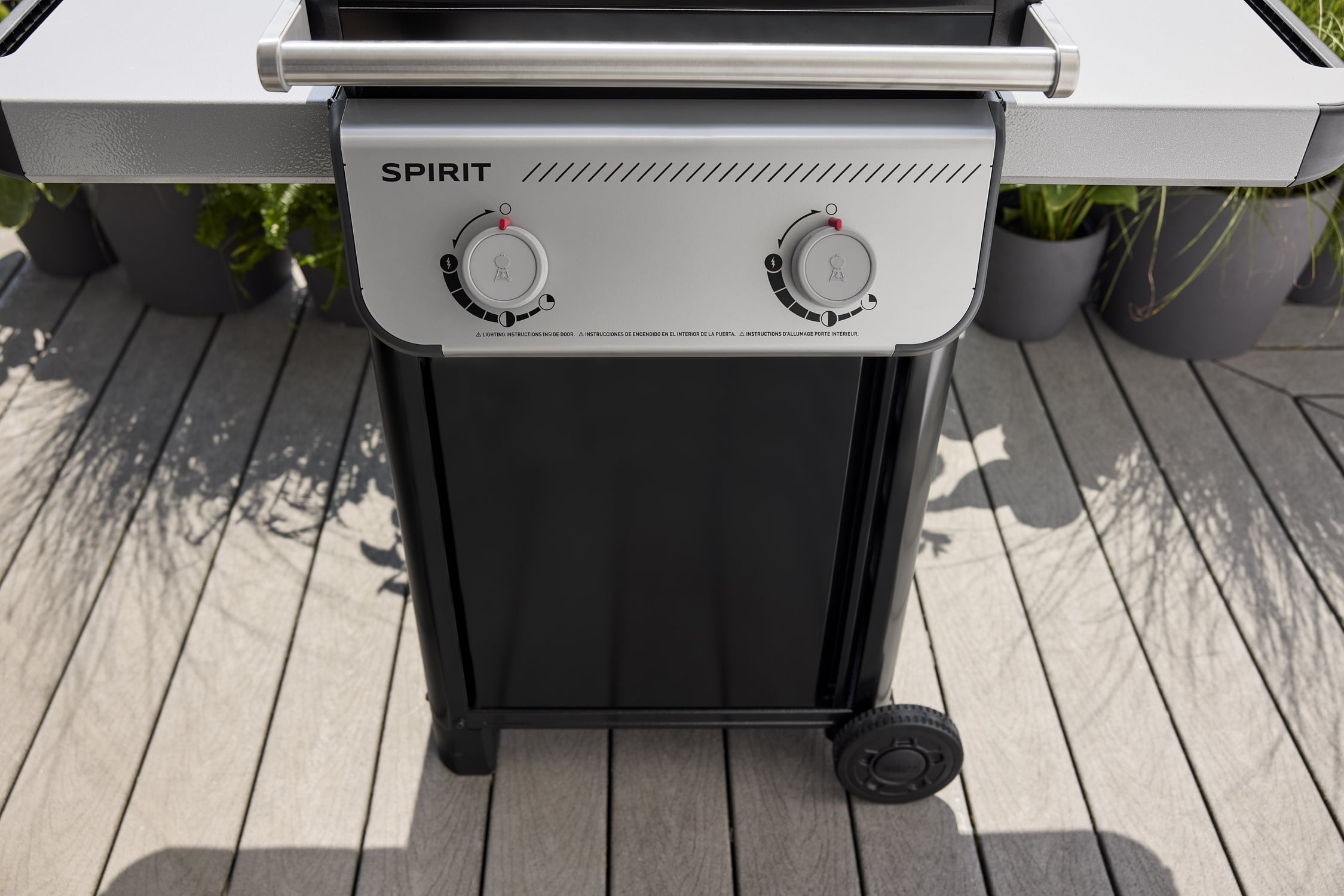 Weber Spirit E-210 Liquid Propane Gas Grill - 2 Burners, Black - Image 4