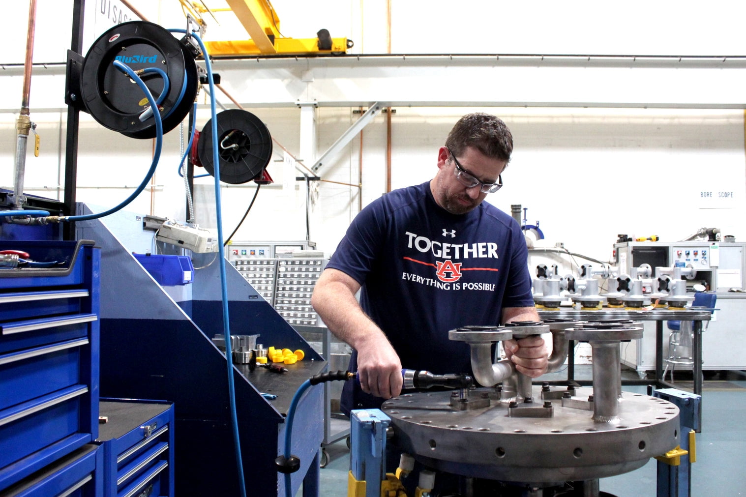 BluBird 3/8" Retractable Air Hose Reel, 300 PSI Rubber Hose, Heavy-Duty Steel Construction, Wall/Ceiling Mount - Image 3